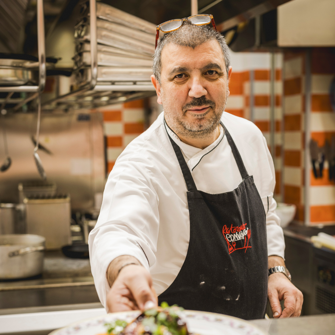 Chef Valerio nella cucina del Ristorante Convivio