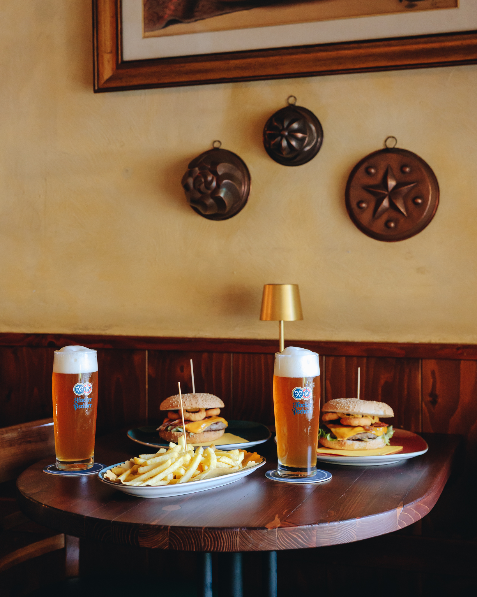 Due BBQ Burger, patatine e birre alla Vecchia Posta