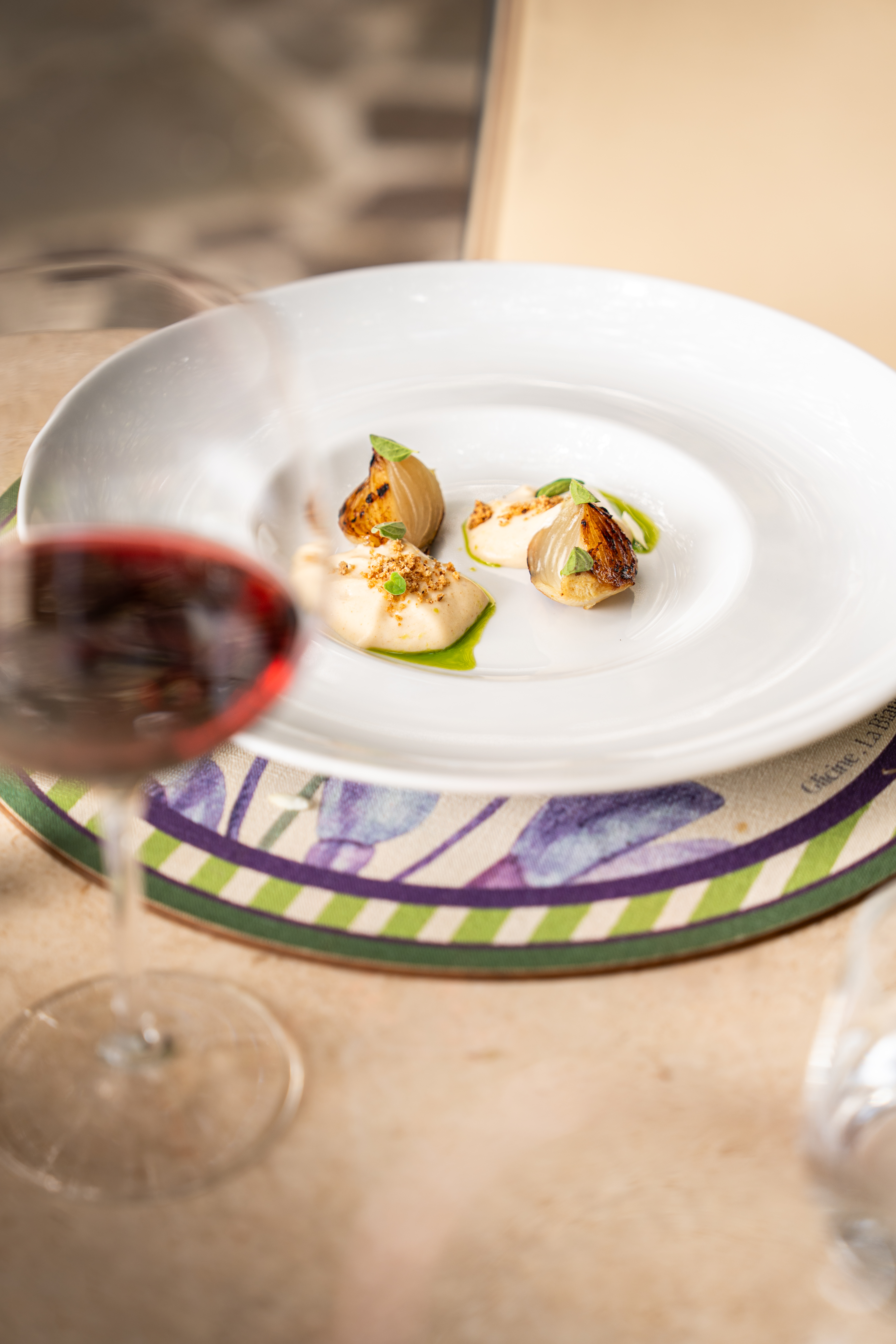 Piatto servito sulla tavola del ristorante