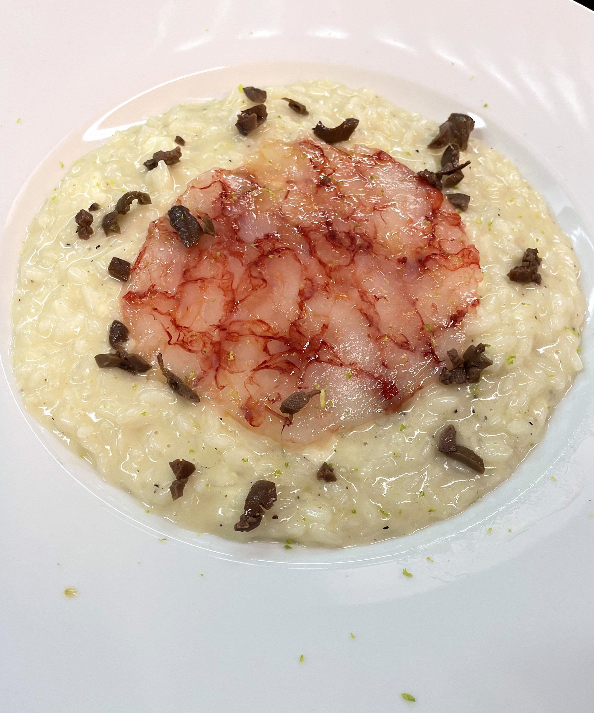 Riso cremoso con battuta di gamberi