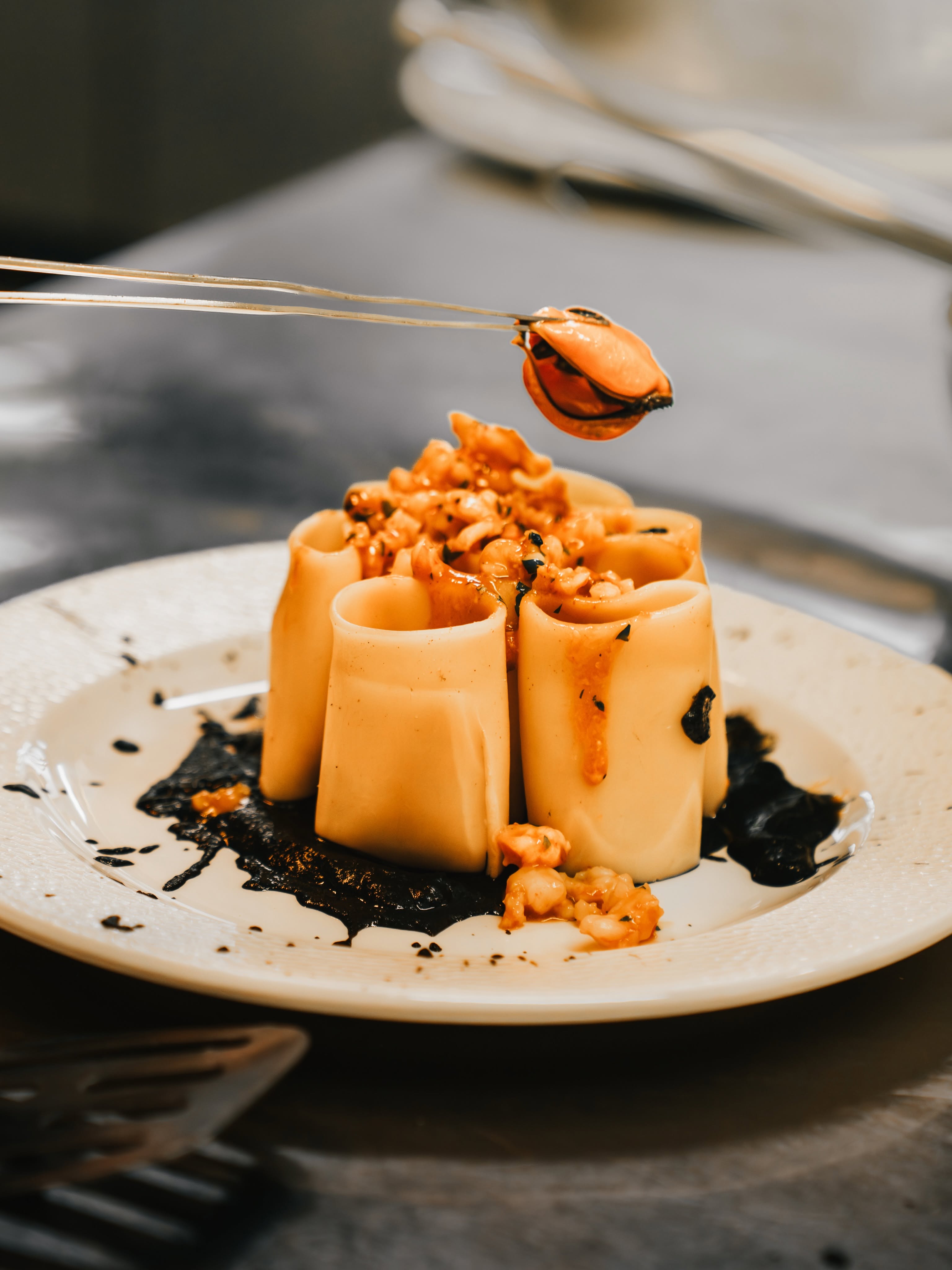 Una portata di pasta di mare