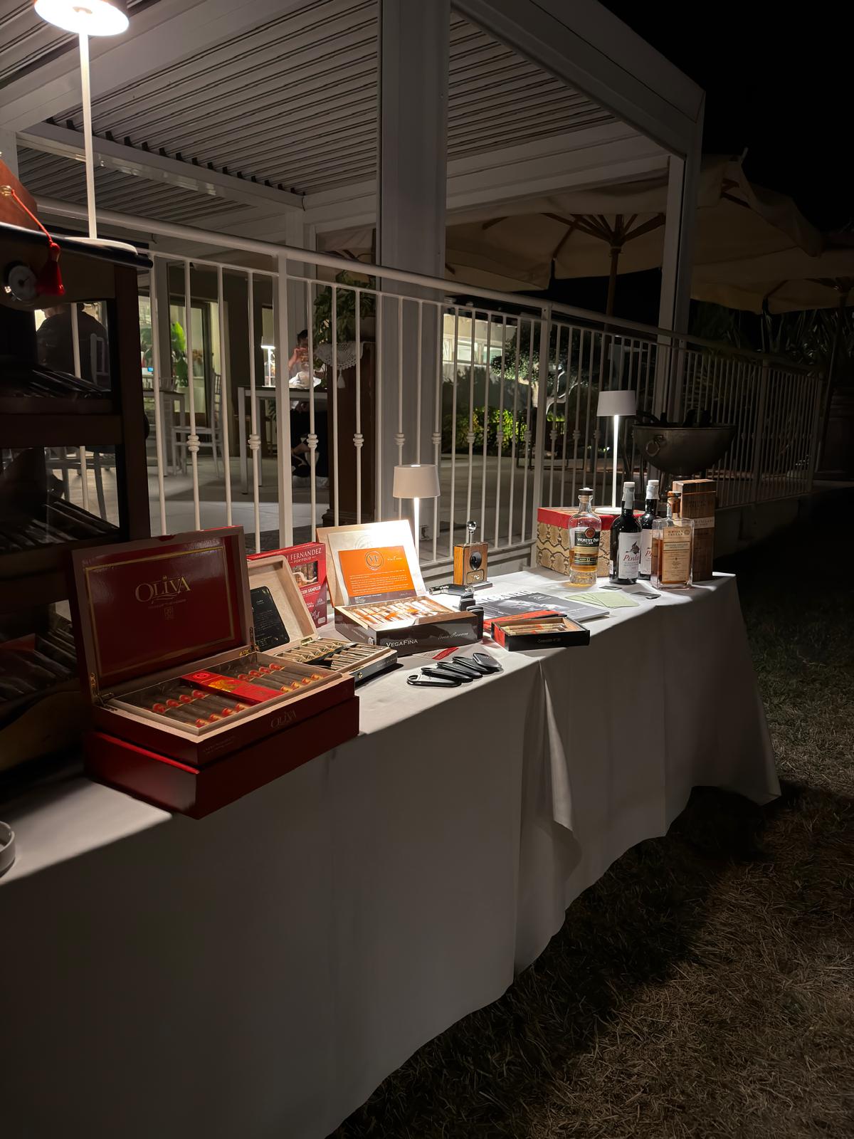 Il corner serale con sigari e distillati di Spirito Lento