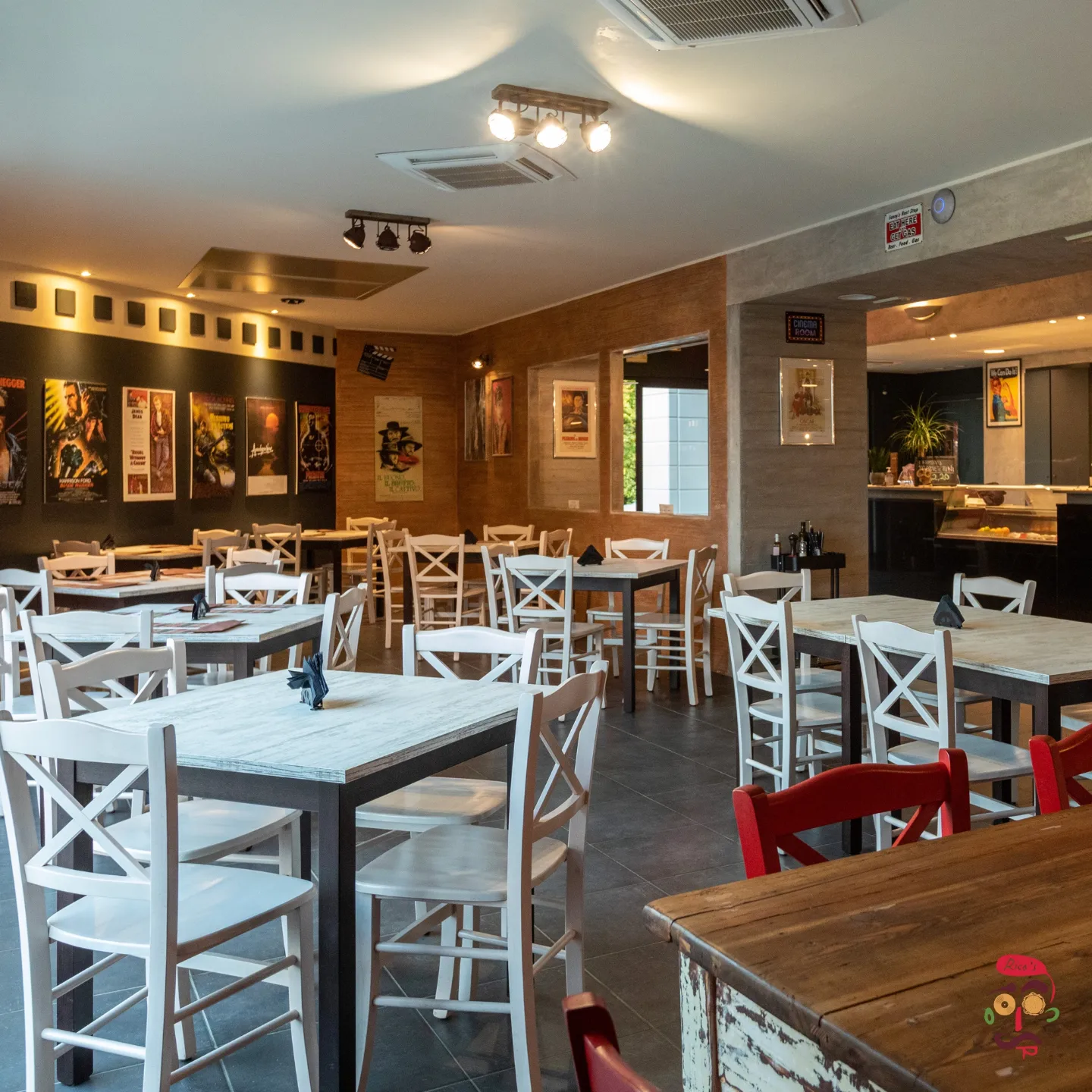 La sala di Rico’s Grill & Sandwich a Pordenone