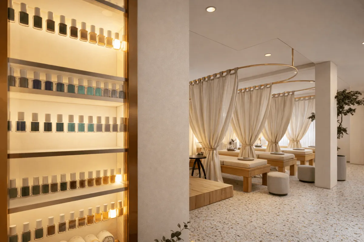 Nail Display