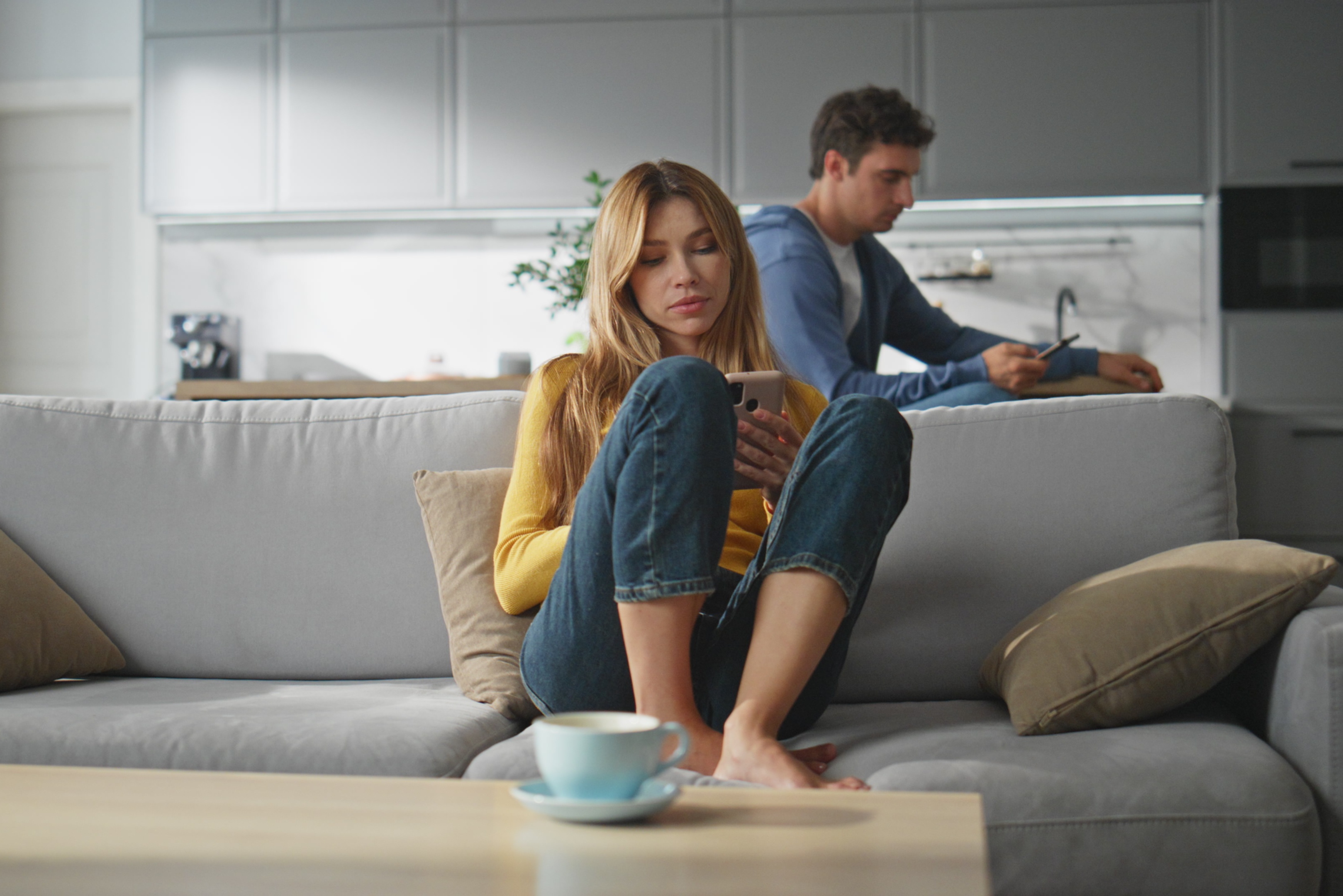 How to reconnect with your spouse when there is emotional distance in marriage How to reconnect with your spouse when there is emotional distance in marriage