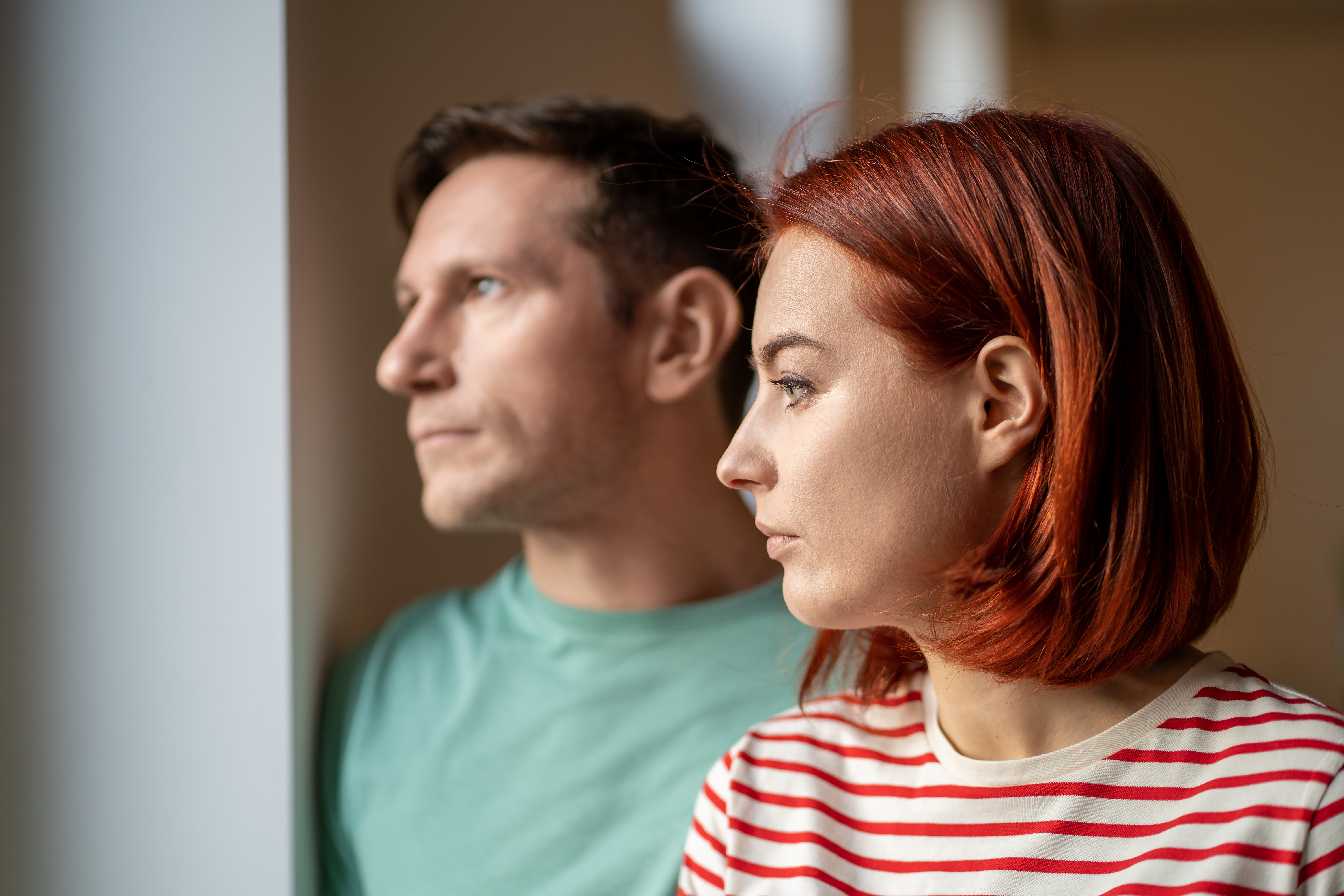 husband and wife growing apart, grow apart in a relationship