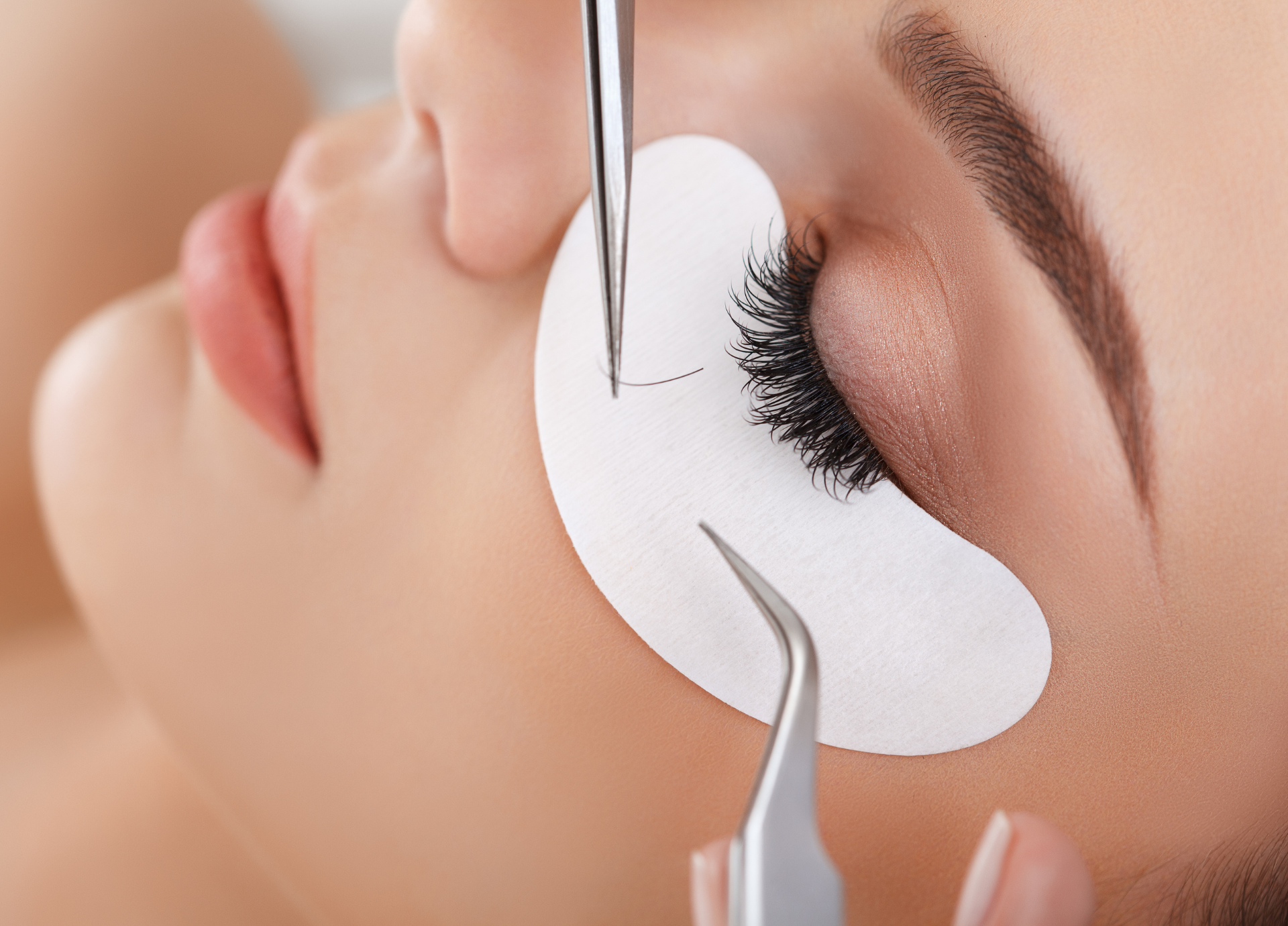 Lash extensions at Di Milano Nail Spa in Redlands
