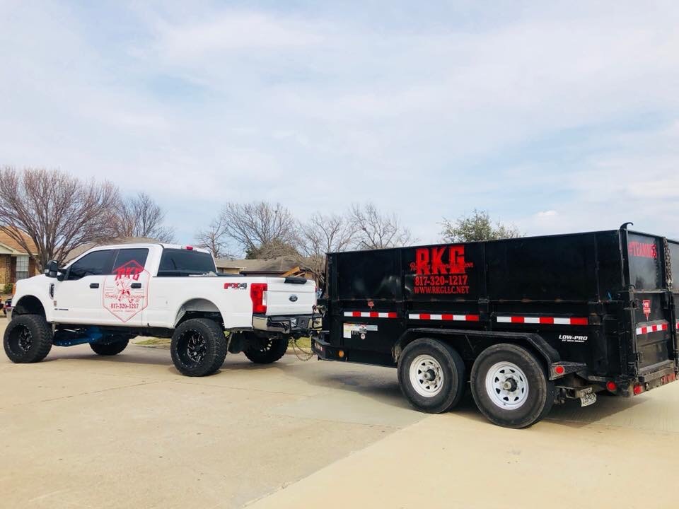 Wimberley Solar and RKG Roofing visit Titan Solar Power. Titan Solar Power is one of Wimberley Solar's proud partners in bringing solar to the Wimberley, Texas community.