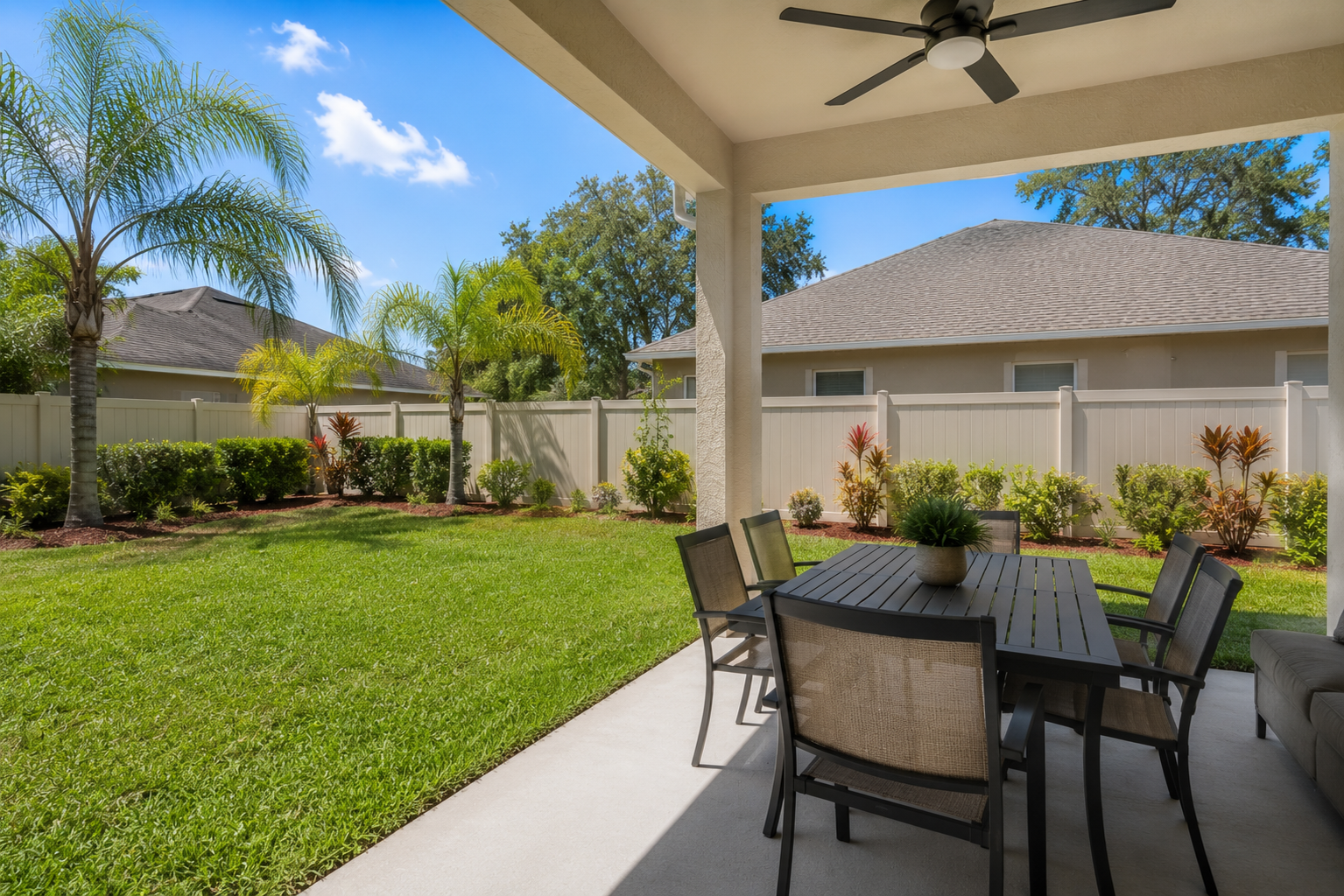 Professionally photographed Florida backyard and patio