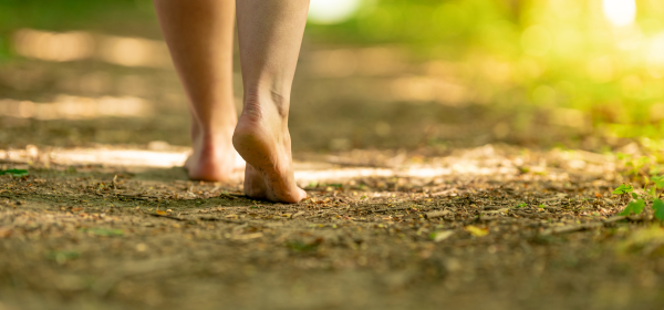 Barefoot grounding in nature