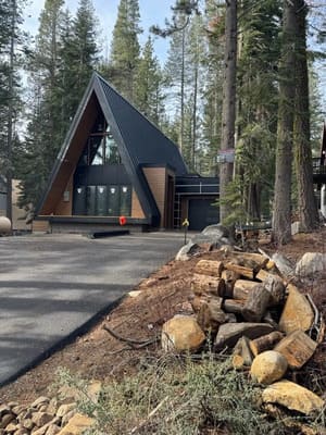 {{ custom_values.service_2 }} in {{custom_values.area_1})