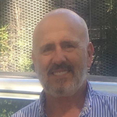Eduardo V.