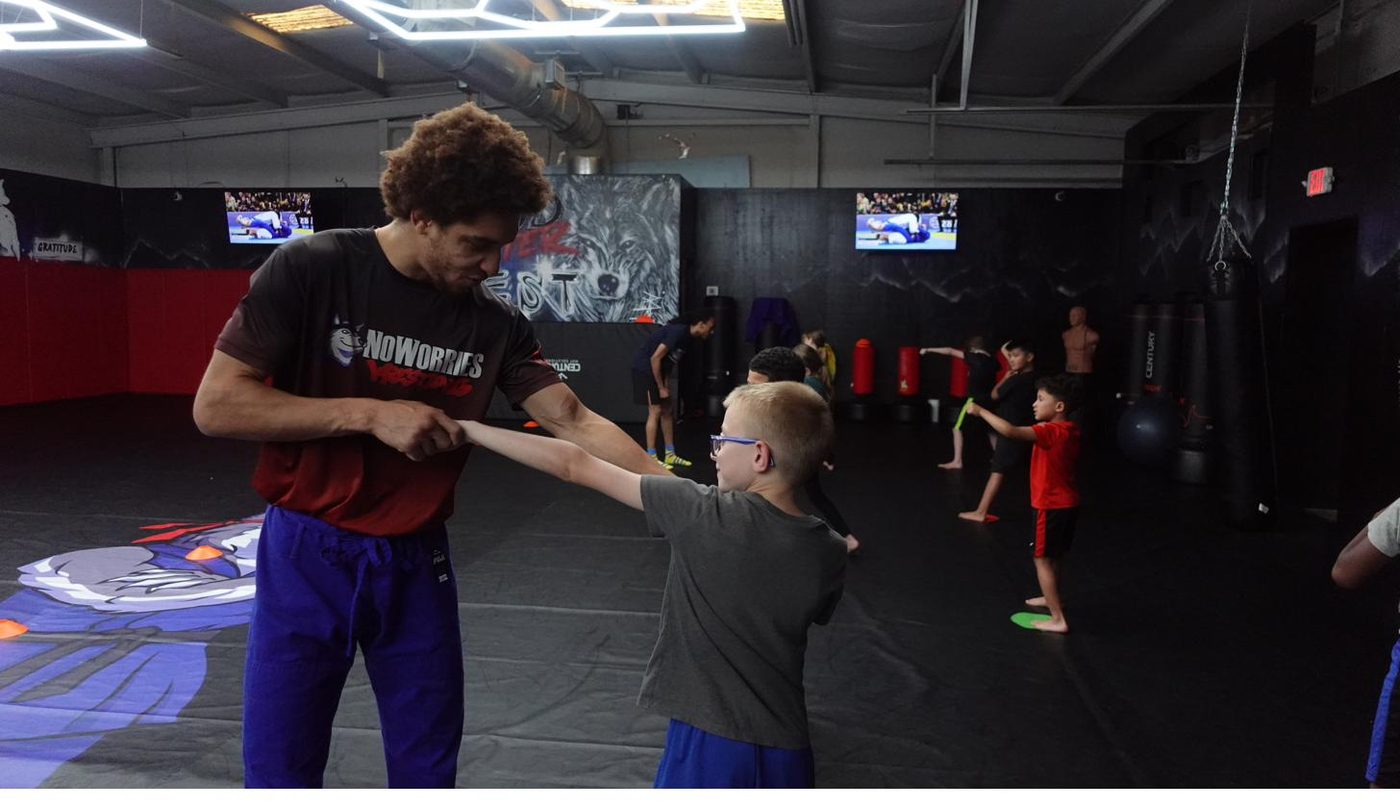 Adult striking training at NoWorries Academy