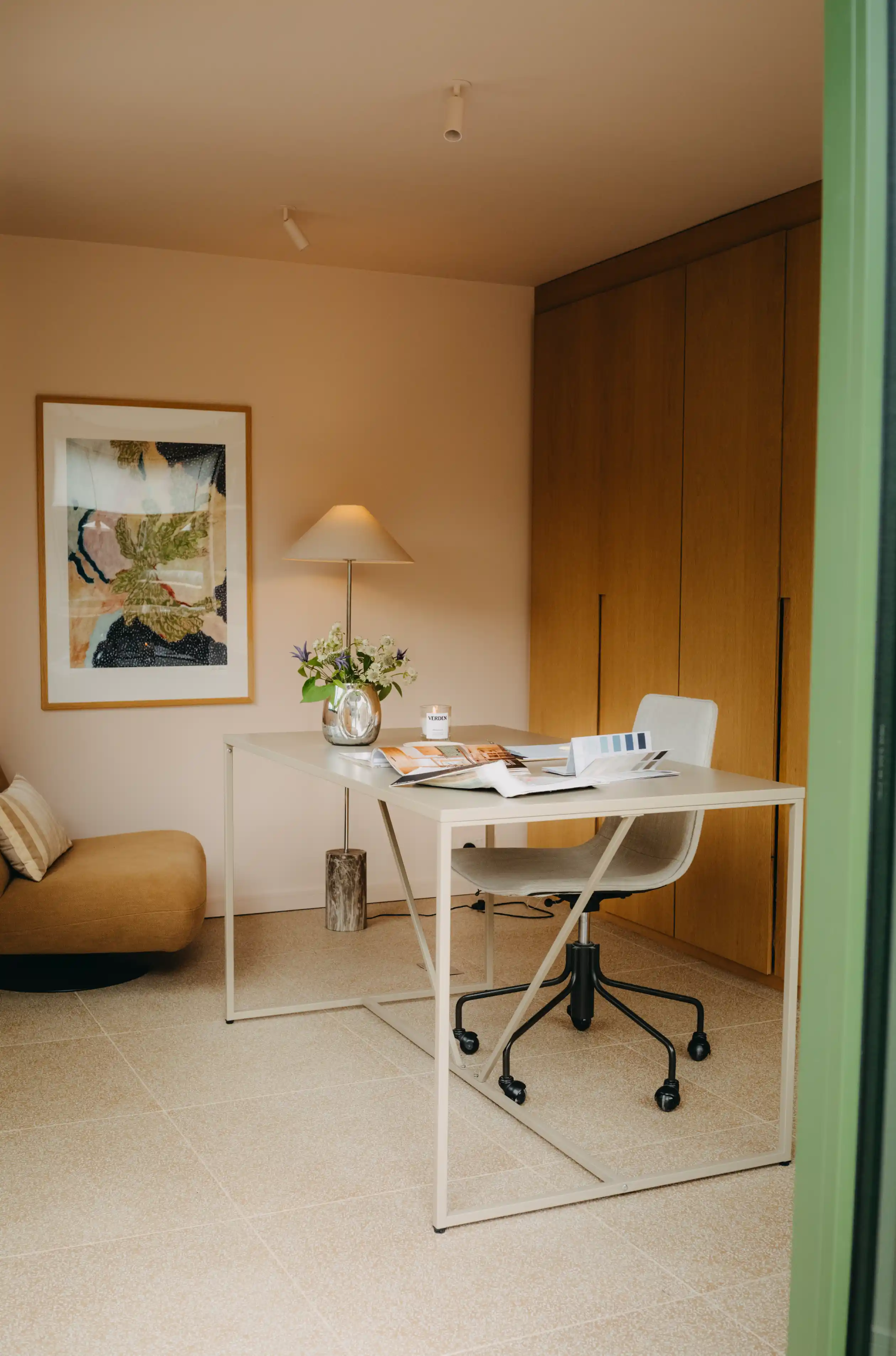 Living space inside an NG2 garden room