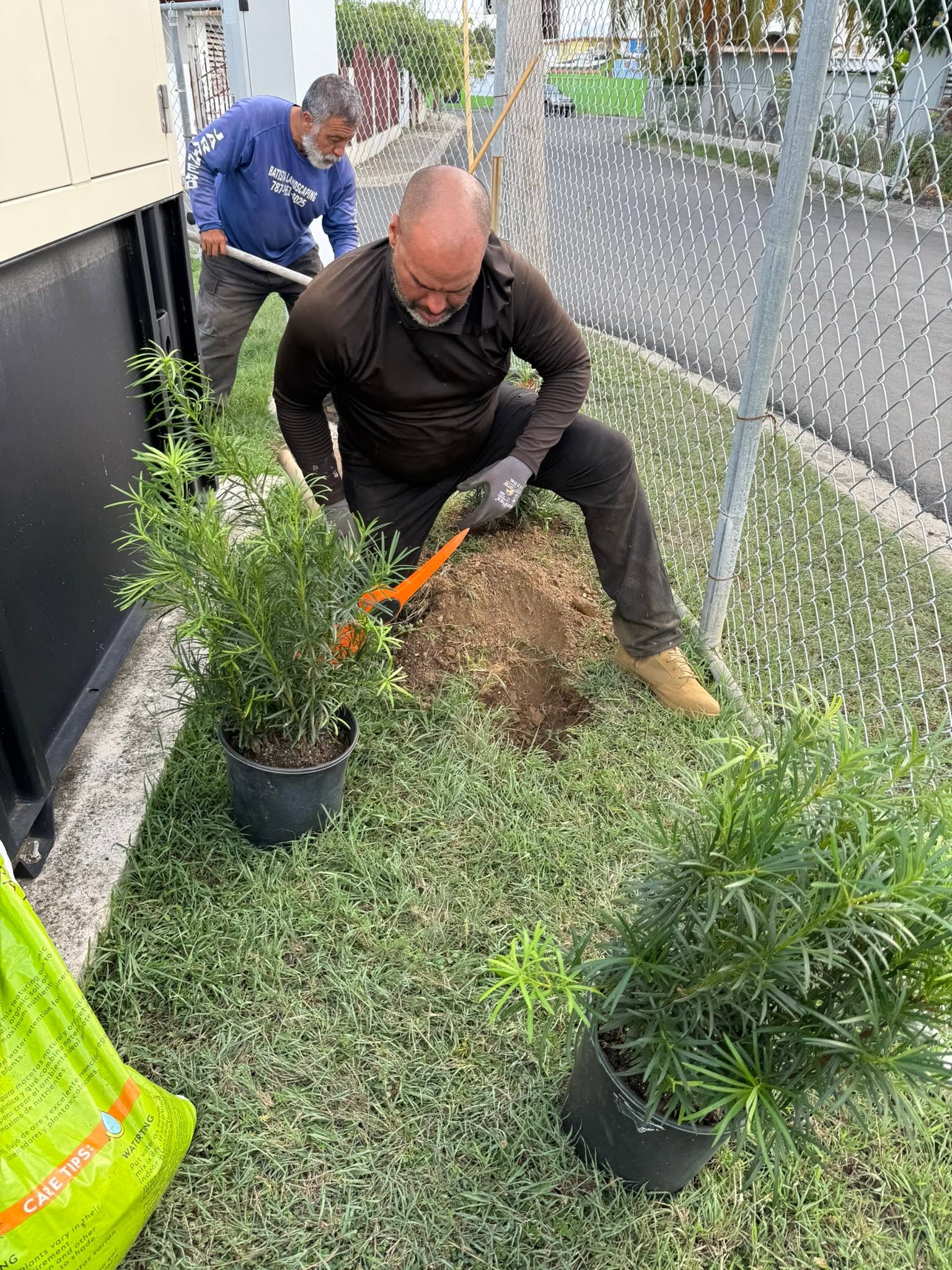 Trabajo de landscaping y diseño de jardines por Ledey Lawn Care