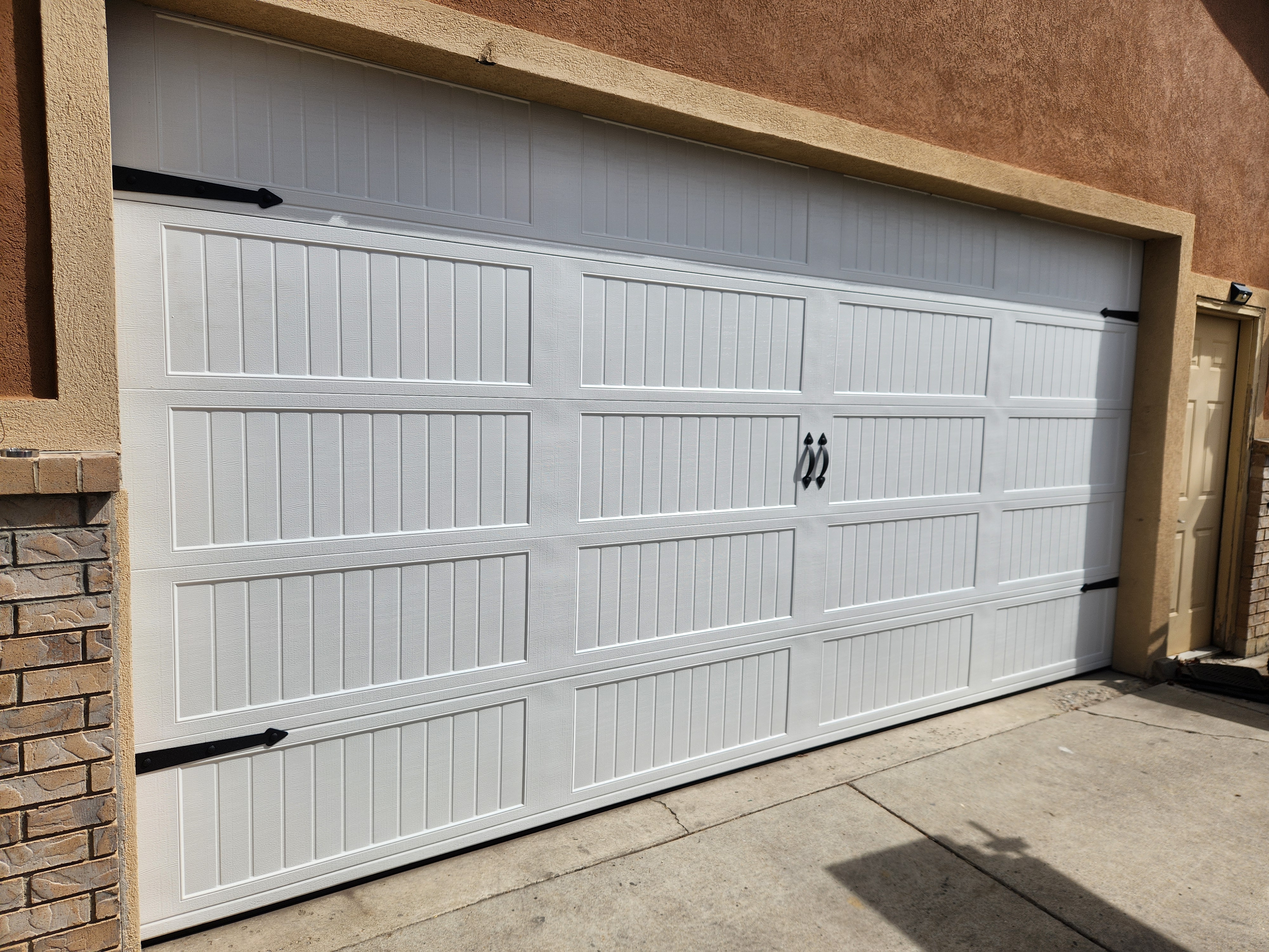 Garage door cable and track repair in Pleasant Grove, Utah