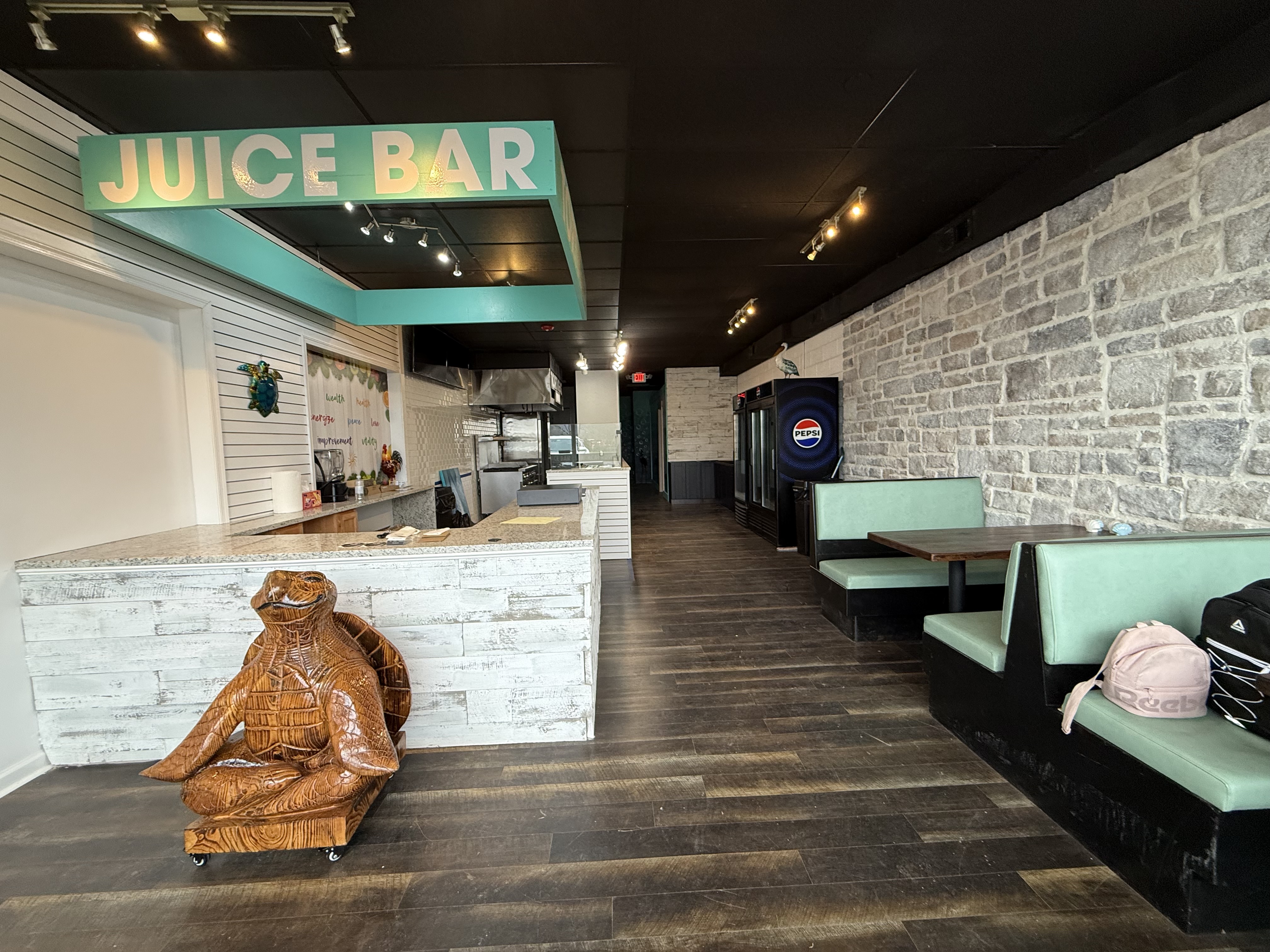 Tortugas juice bar interior