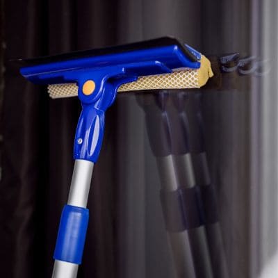 Window cleaning tool for spotless residential windows