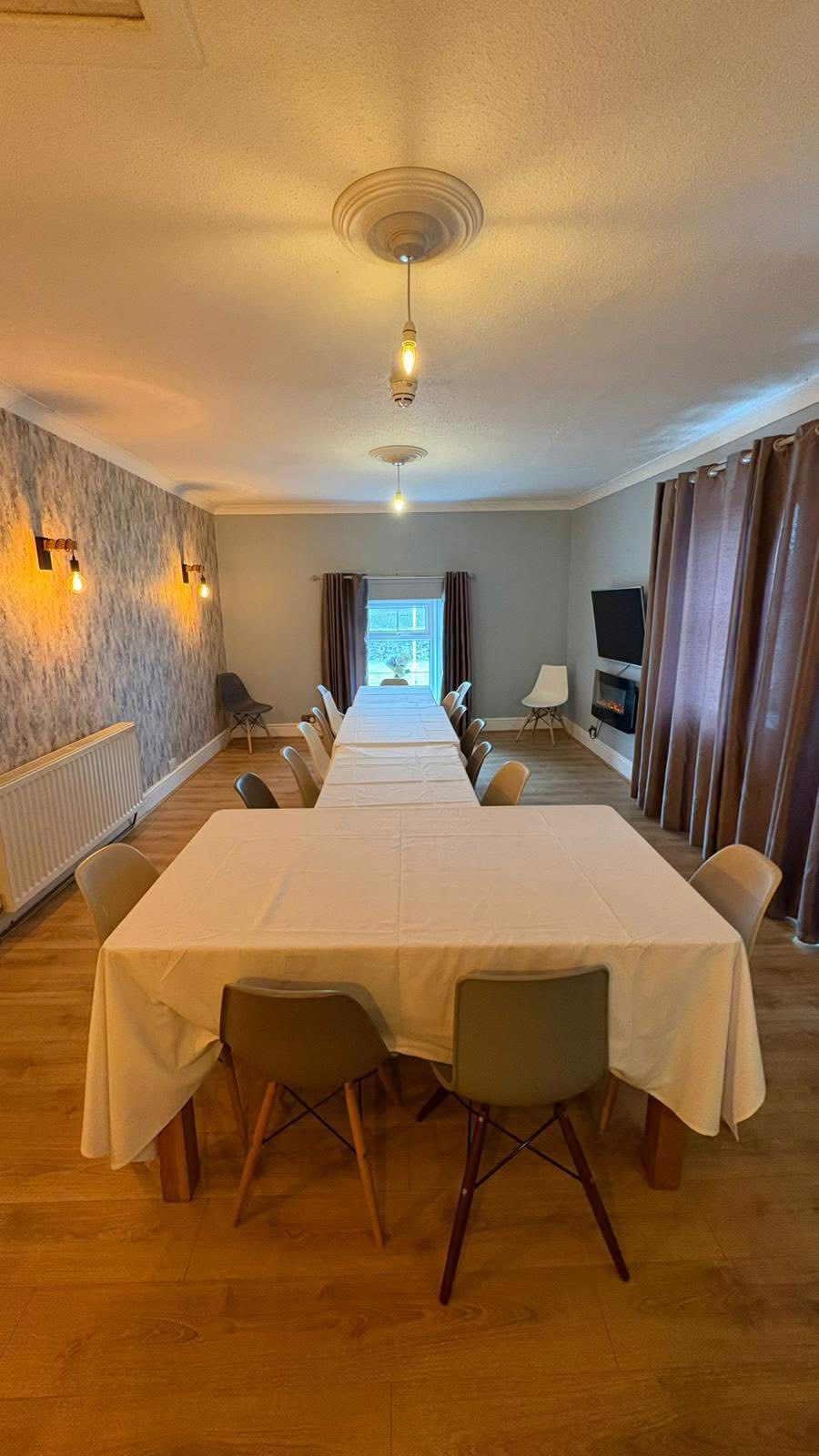 Private Dining Settings