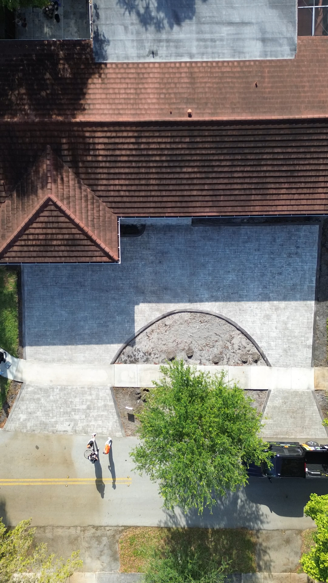 Planning a driveway widening project in Miami Lakes? Learn about permits, HOA approvals, setback rules, and realistic driveway expansion costs.