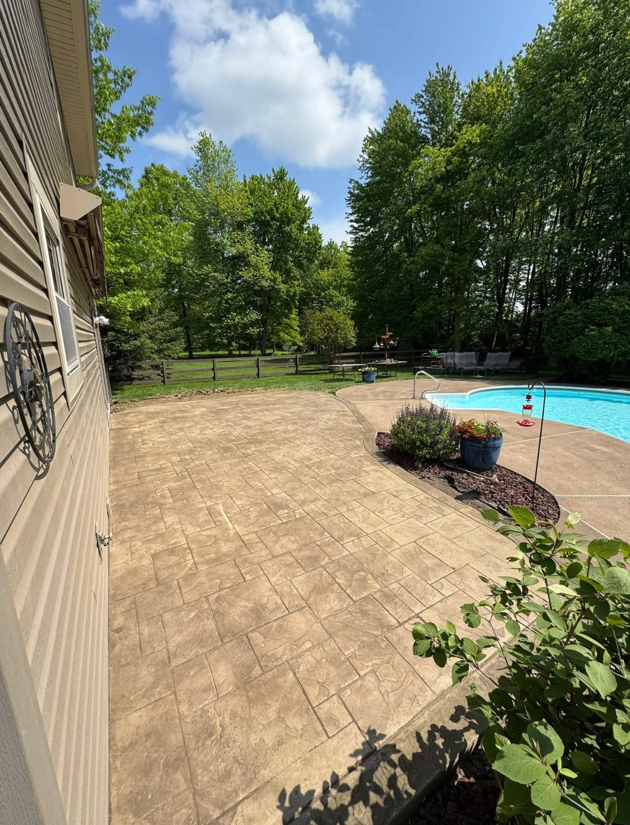 {{ custom_values.service_4 }} in {{custom_values.area_2})