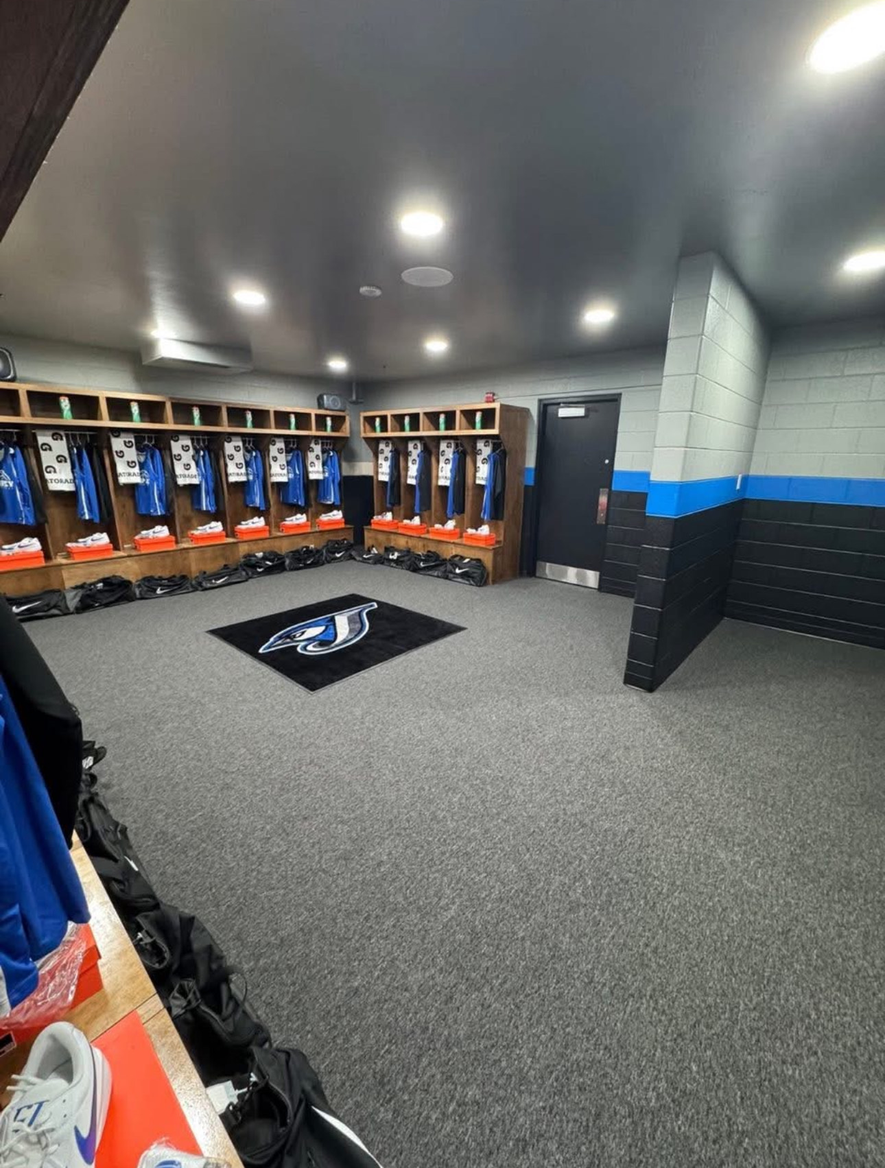 {{ custom_values.service_4 }} in {{custom_values.area_4})