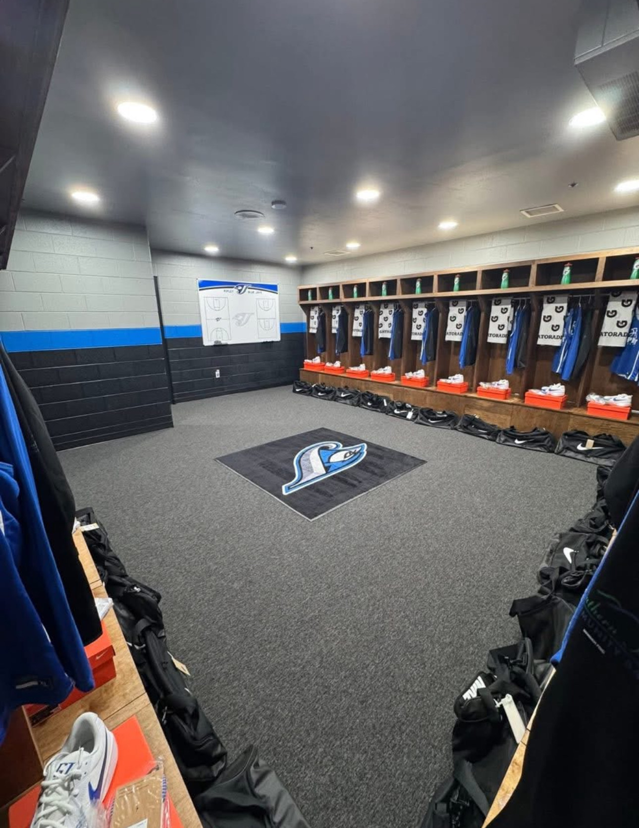 {{ custom_values.service_1 }} in {{custom_values.area_6})