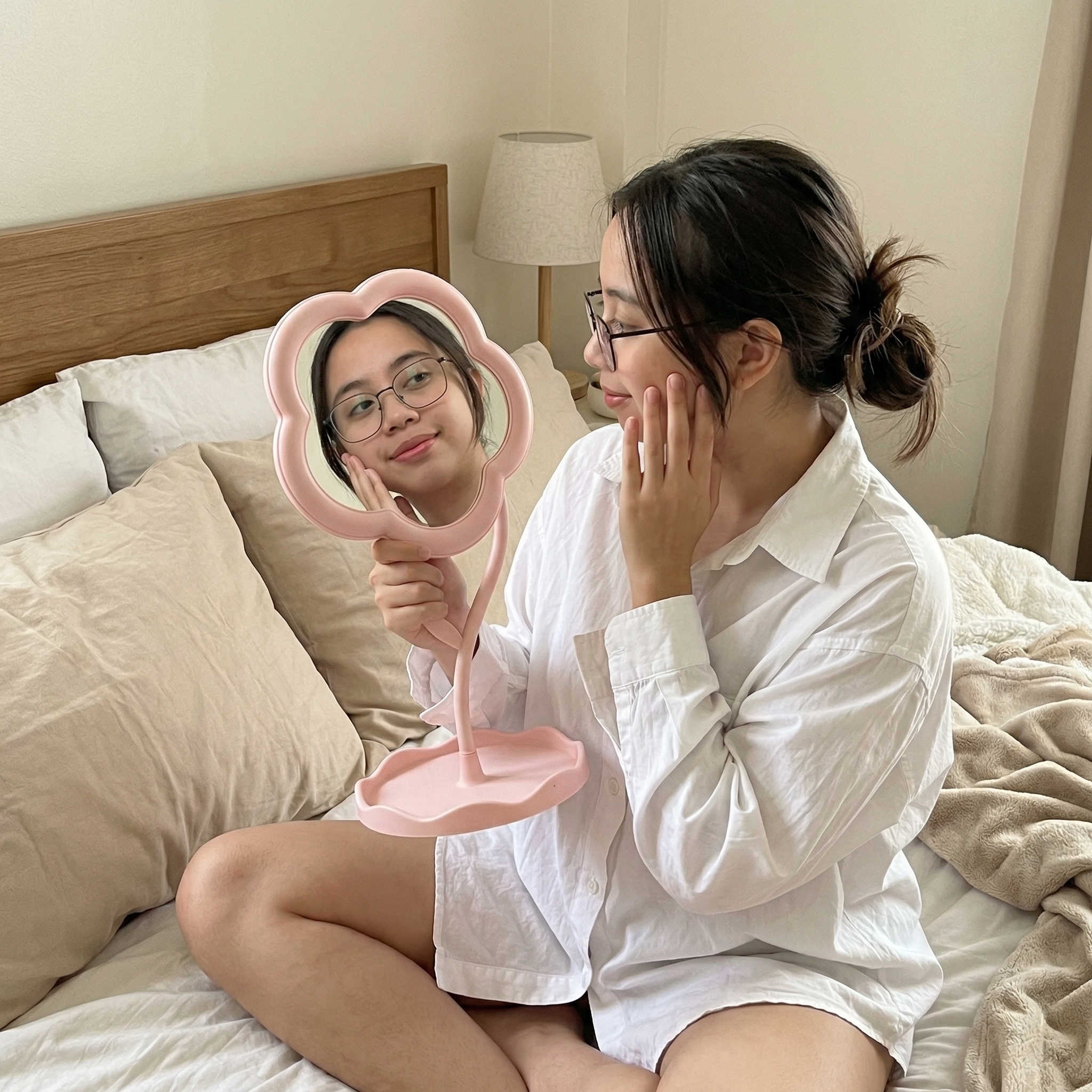 Vanity Flower Make Up Mirror