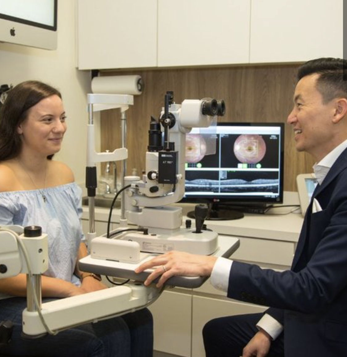 Comprehensive eye examination in Oakville