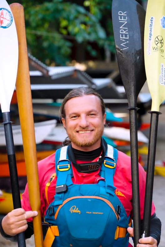 Rai Puig — guía y formador de kayak de mar
