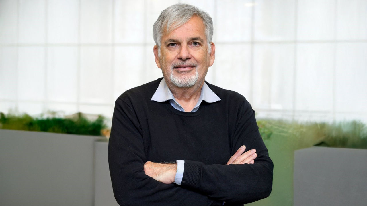 Simon L. Dolan