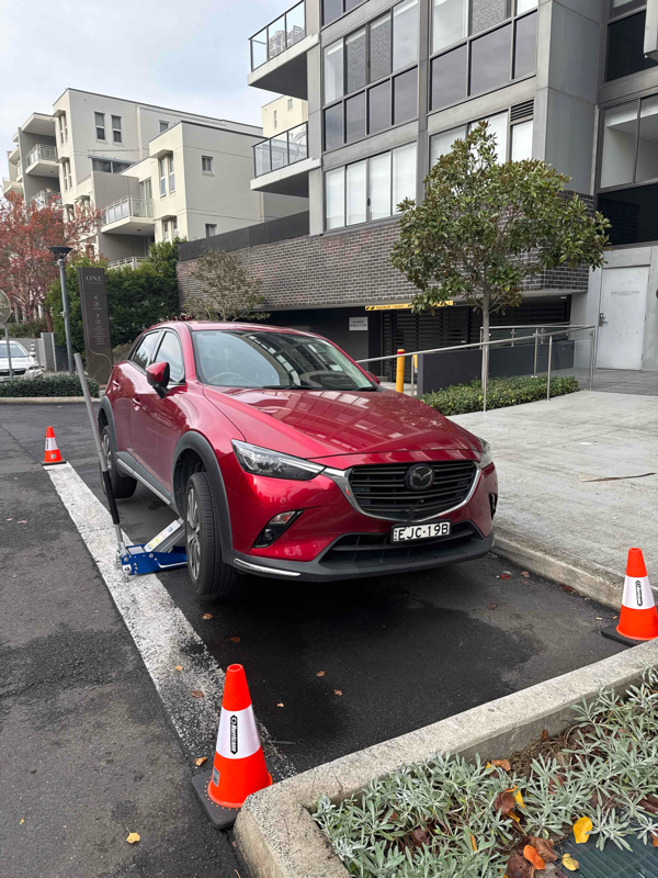 Sydney Pink Slips mobile inspection checking it over