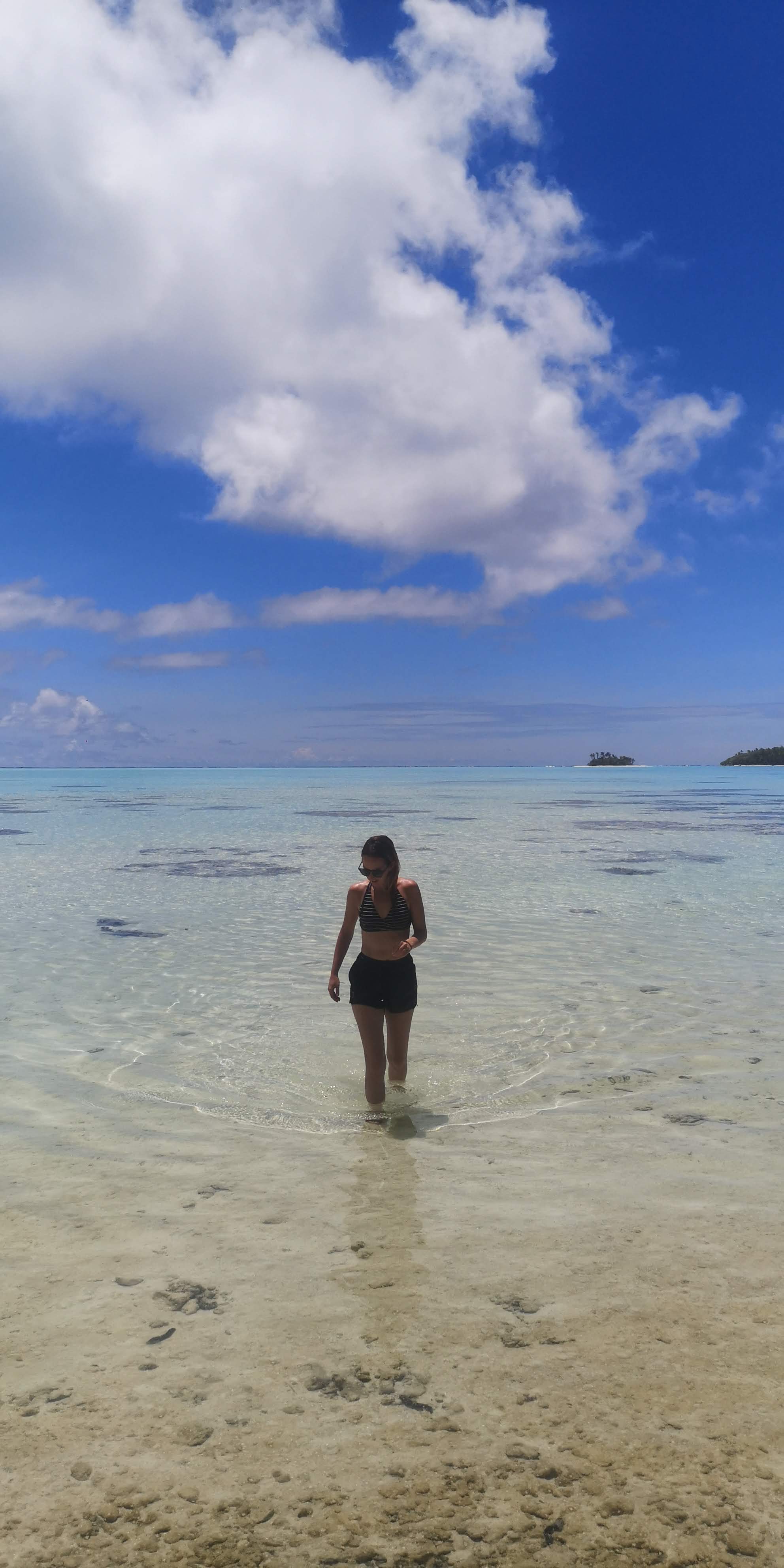 Eli dans le lagon à Tahiti