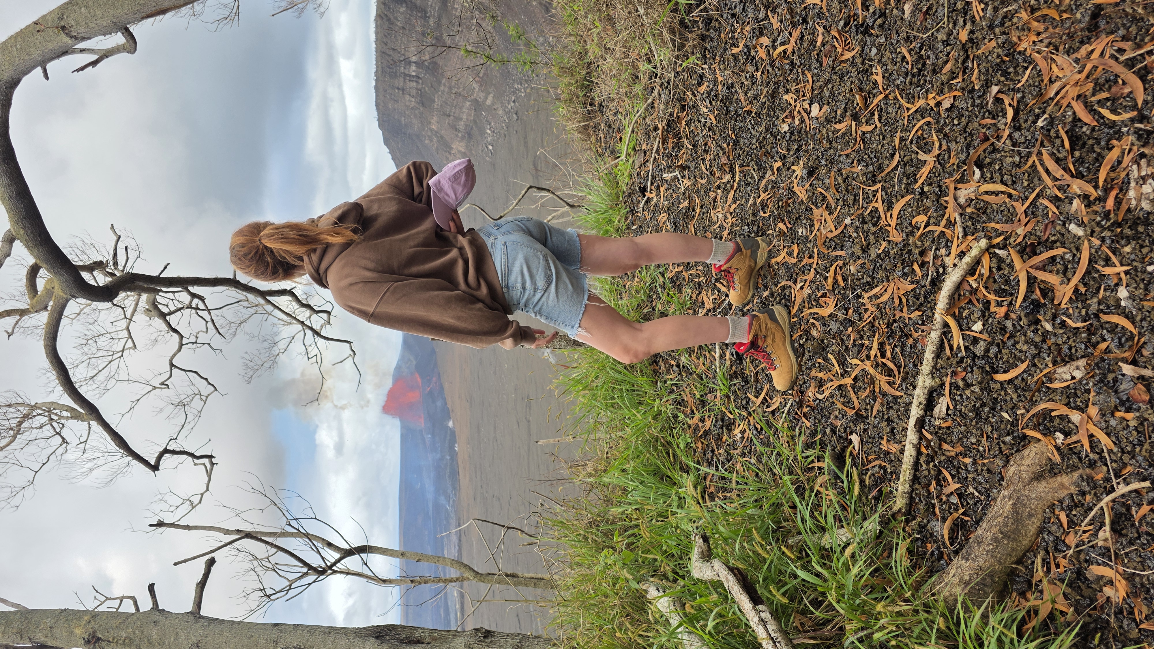 Eli en randonnée à Maui