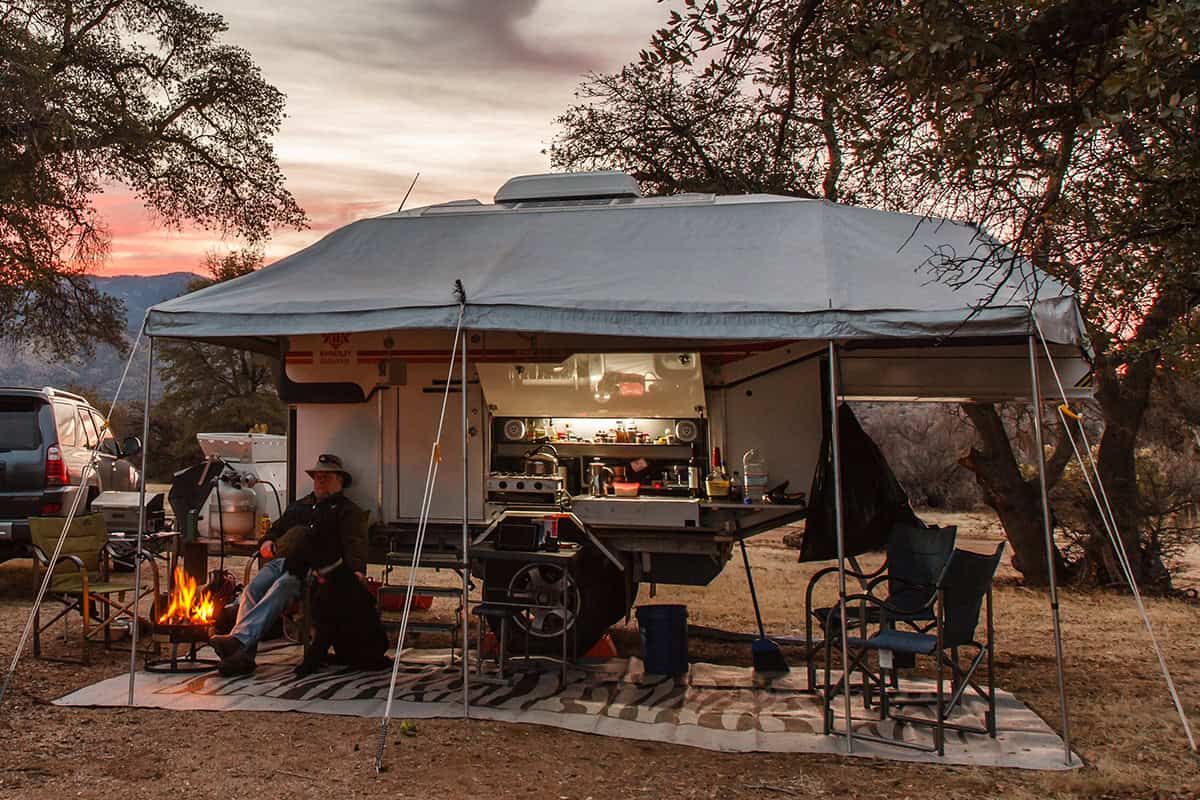 Karavan campsite setup