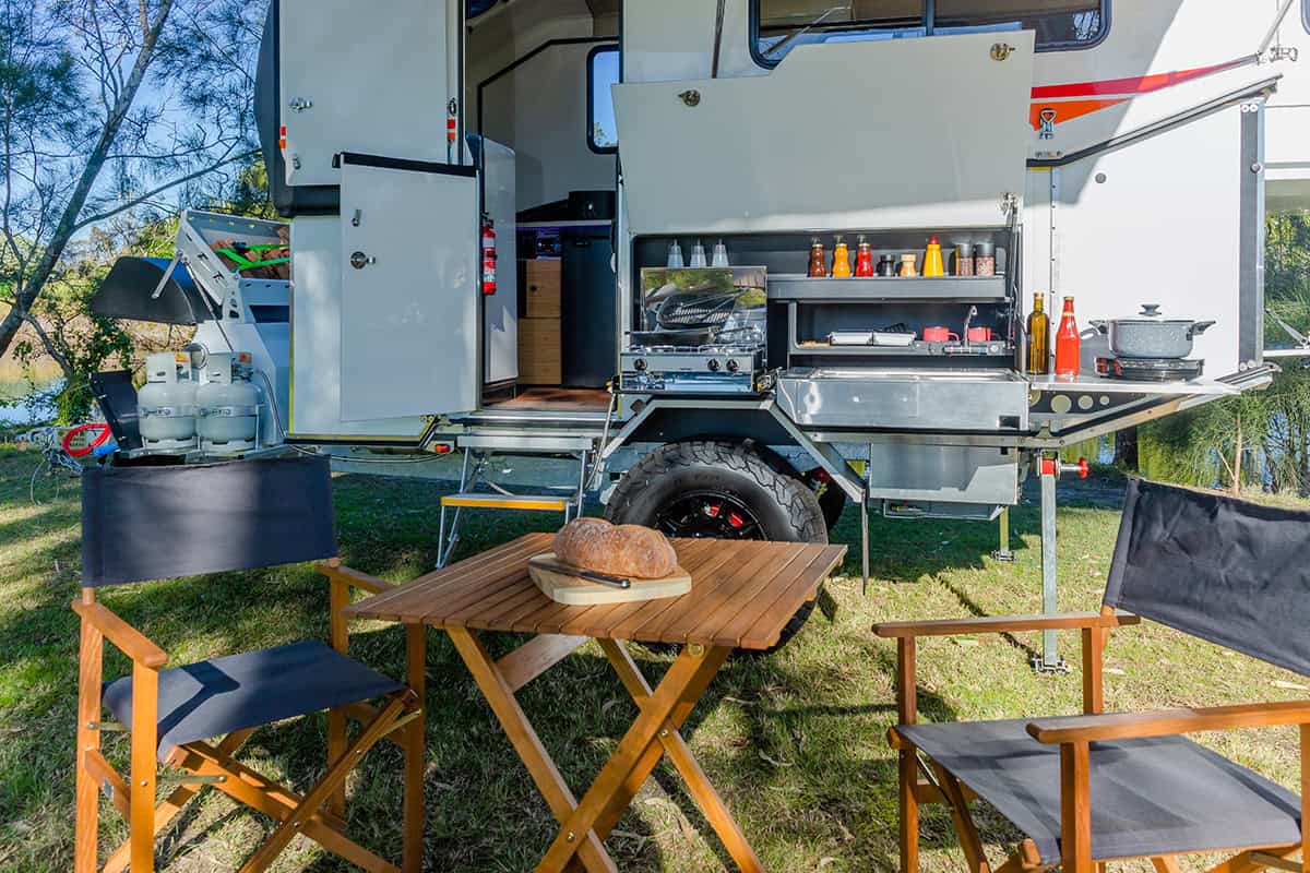 Outside kitchen and dining setup