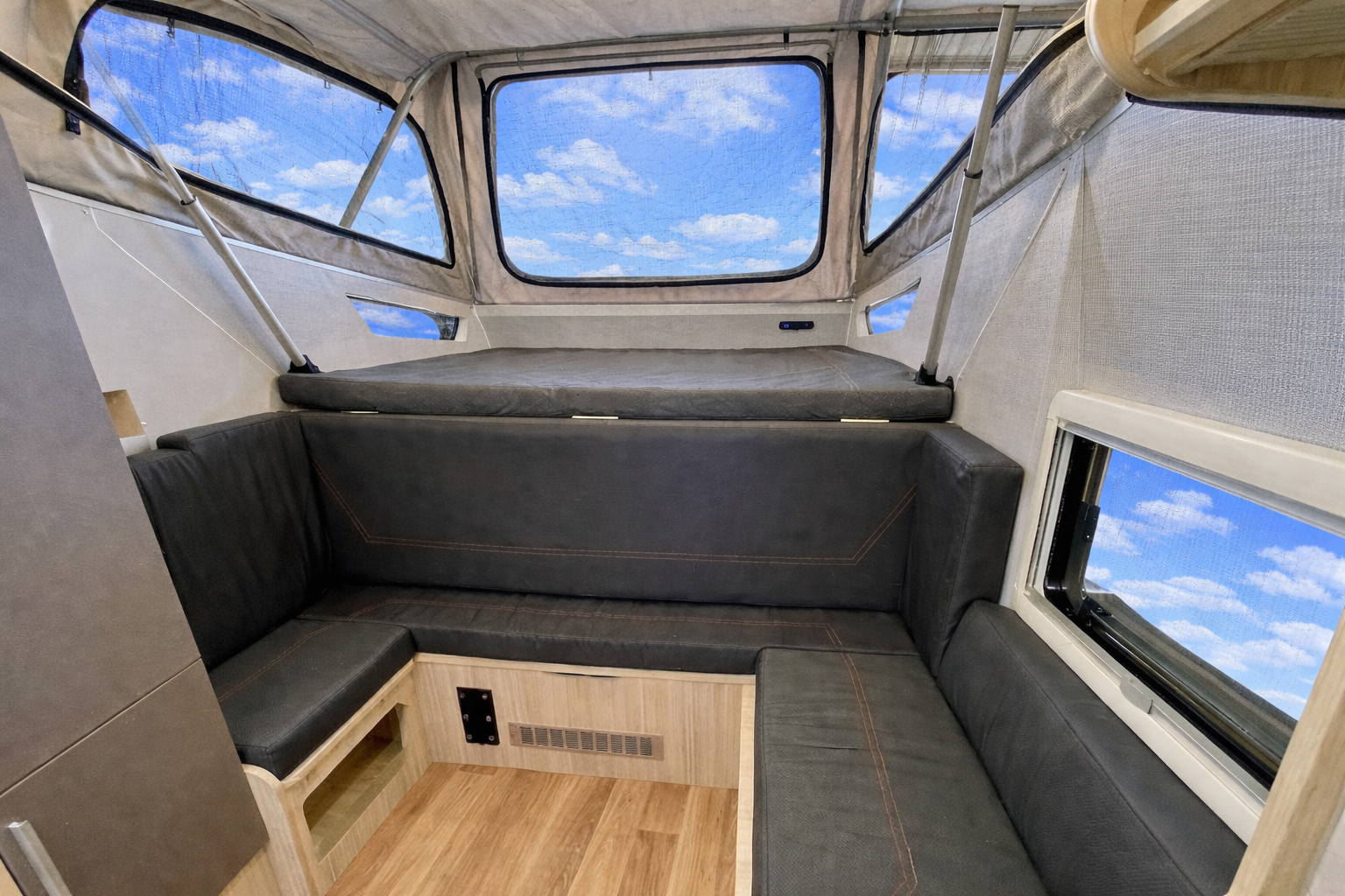 UteCabin Stealth Class gallery image 8