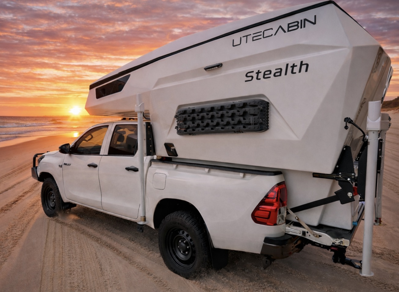 UteCabin Stealth Class gallery image 3