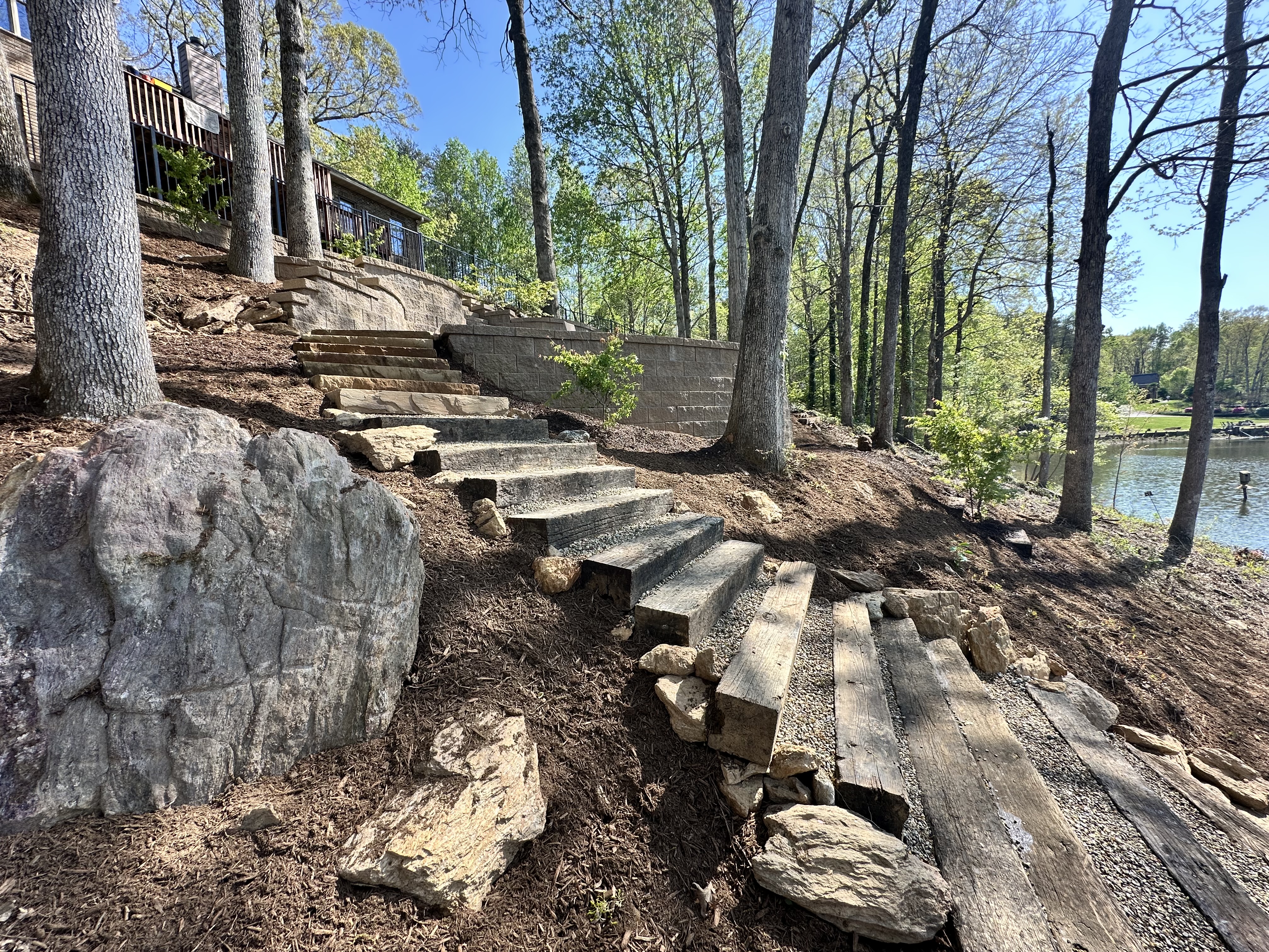 Plantings & Mulch