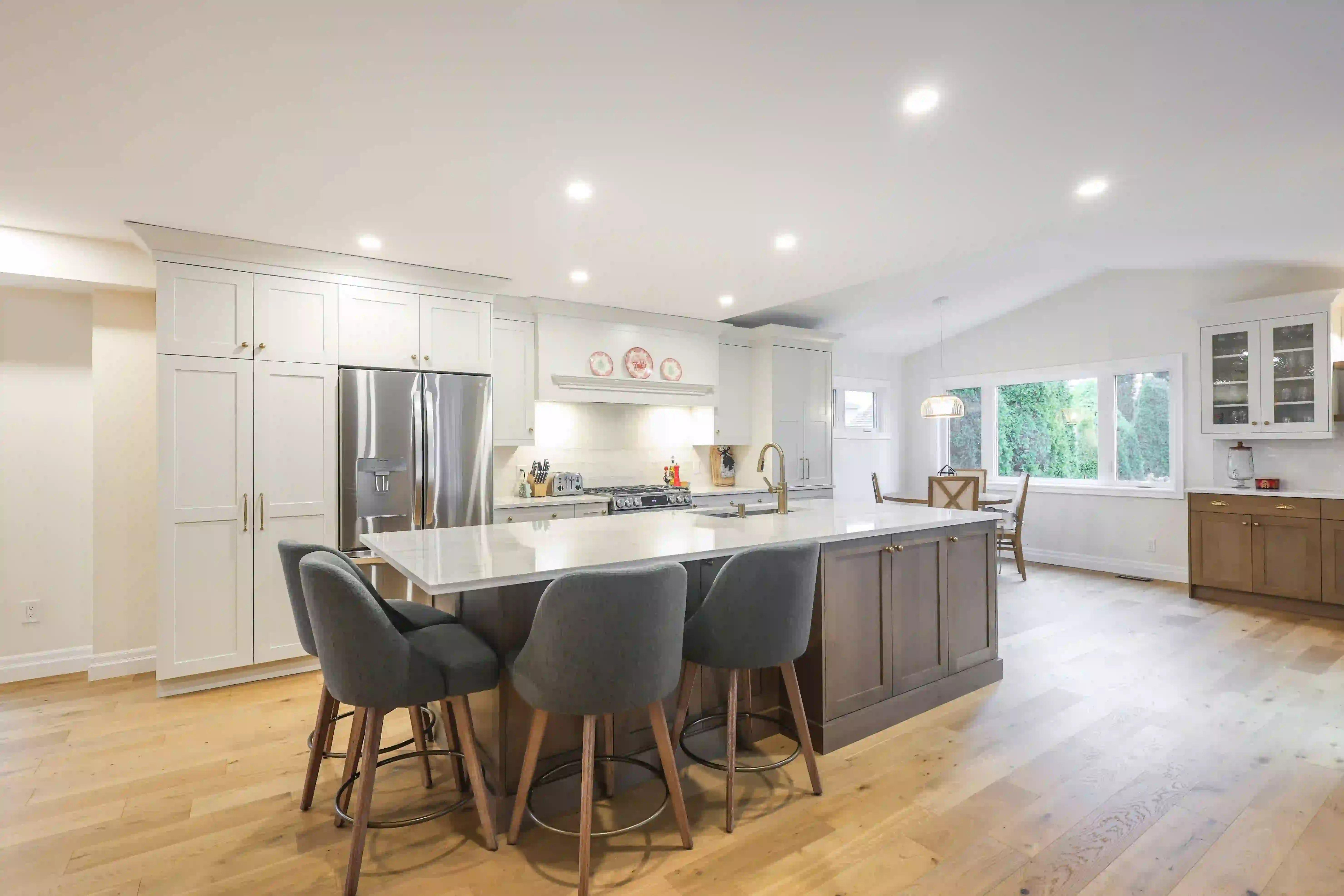 Kitchen island seating and dining nook