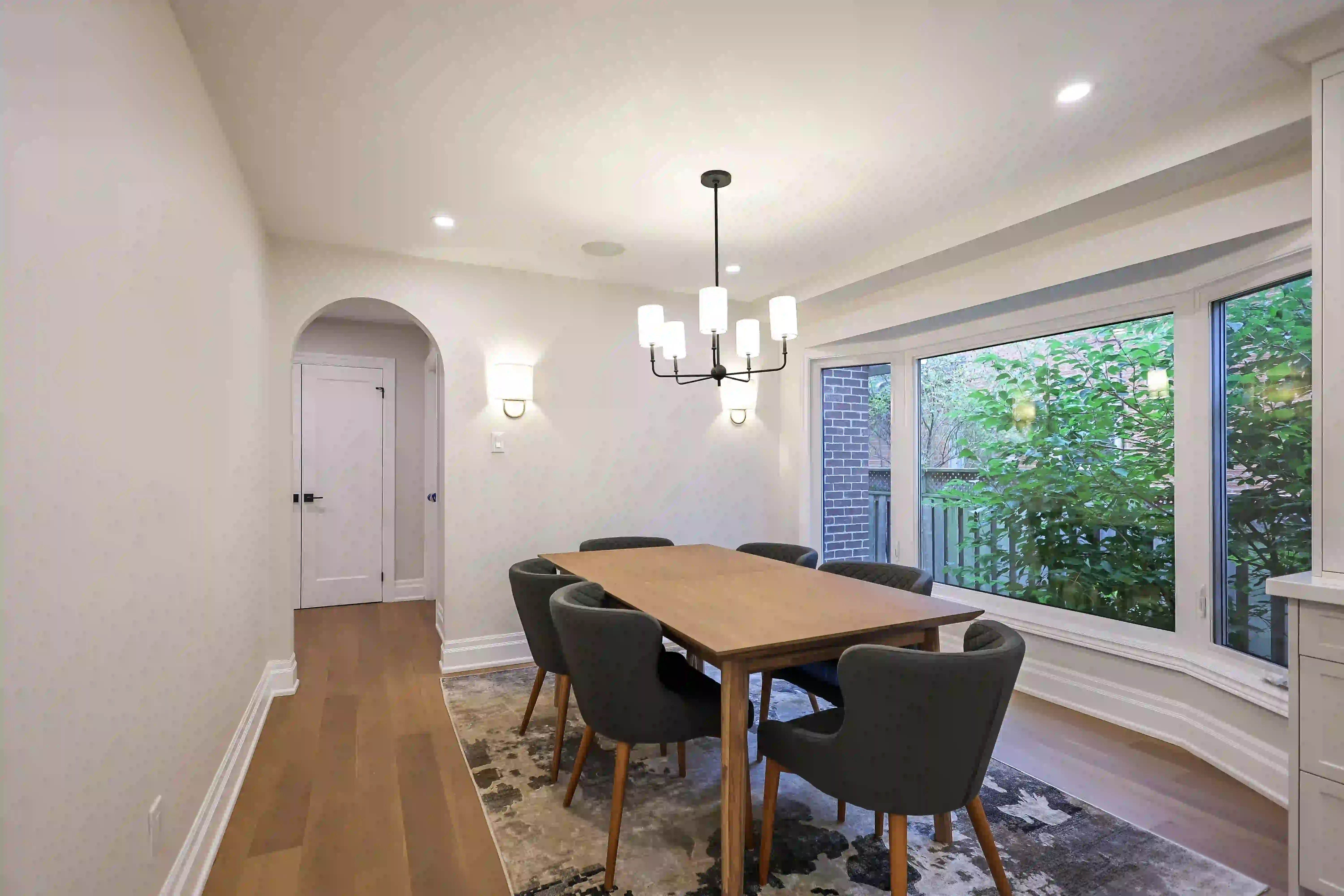 Dining room with arched doorway