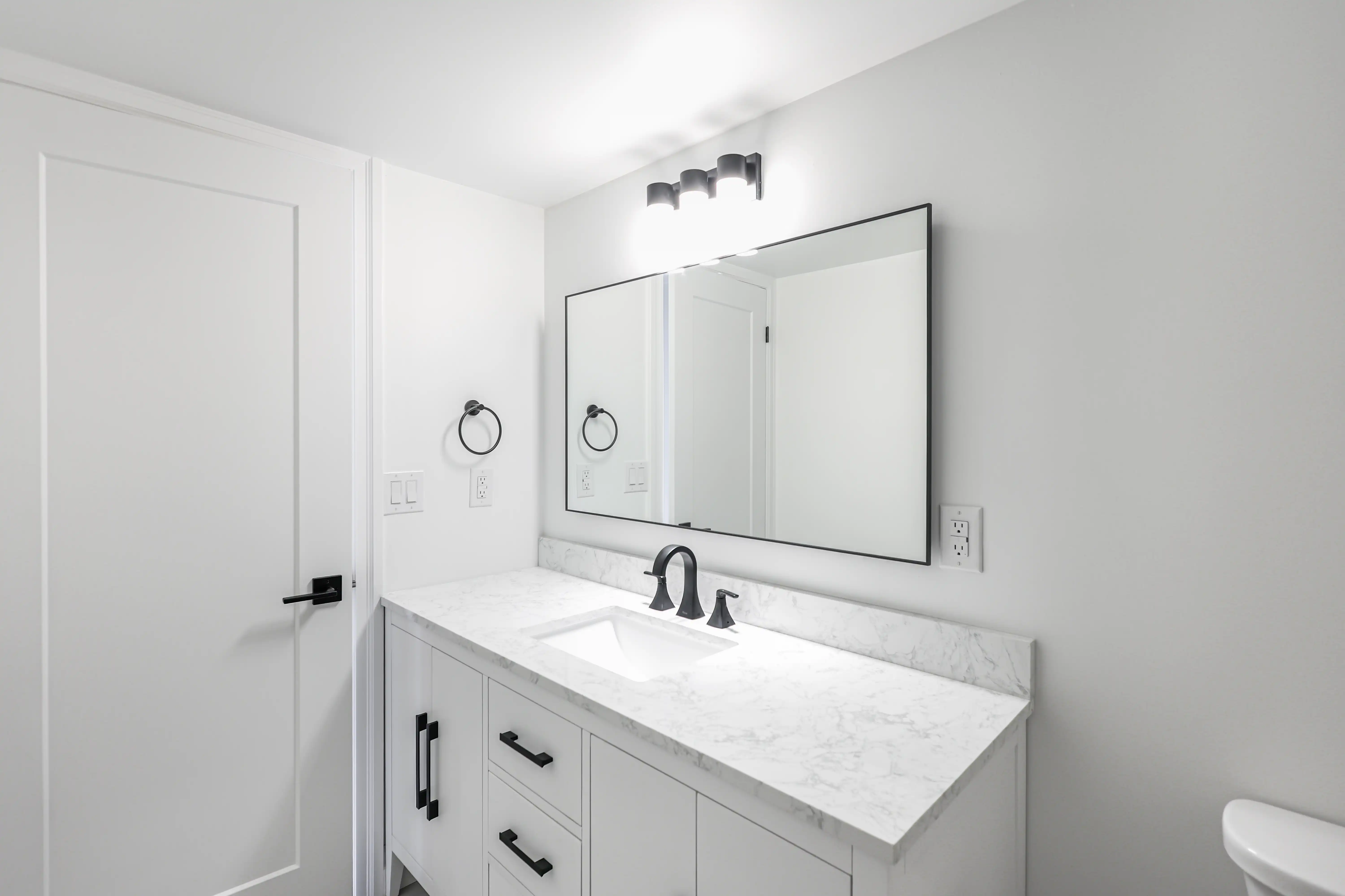 Long bathroom vanity and mirror