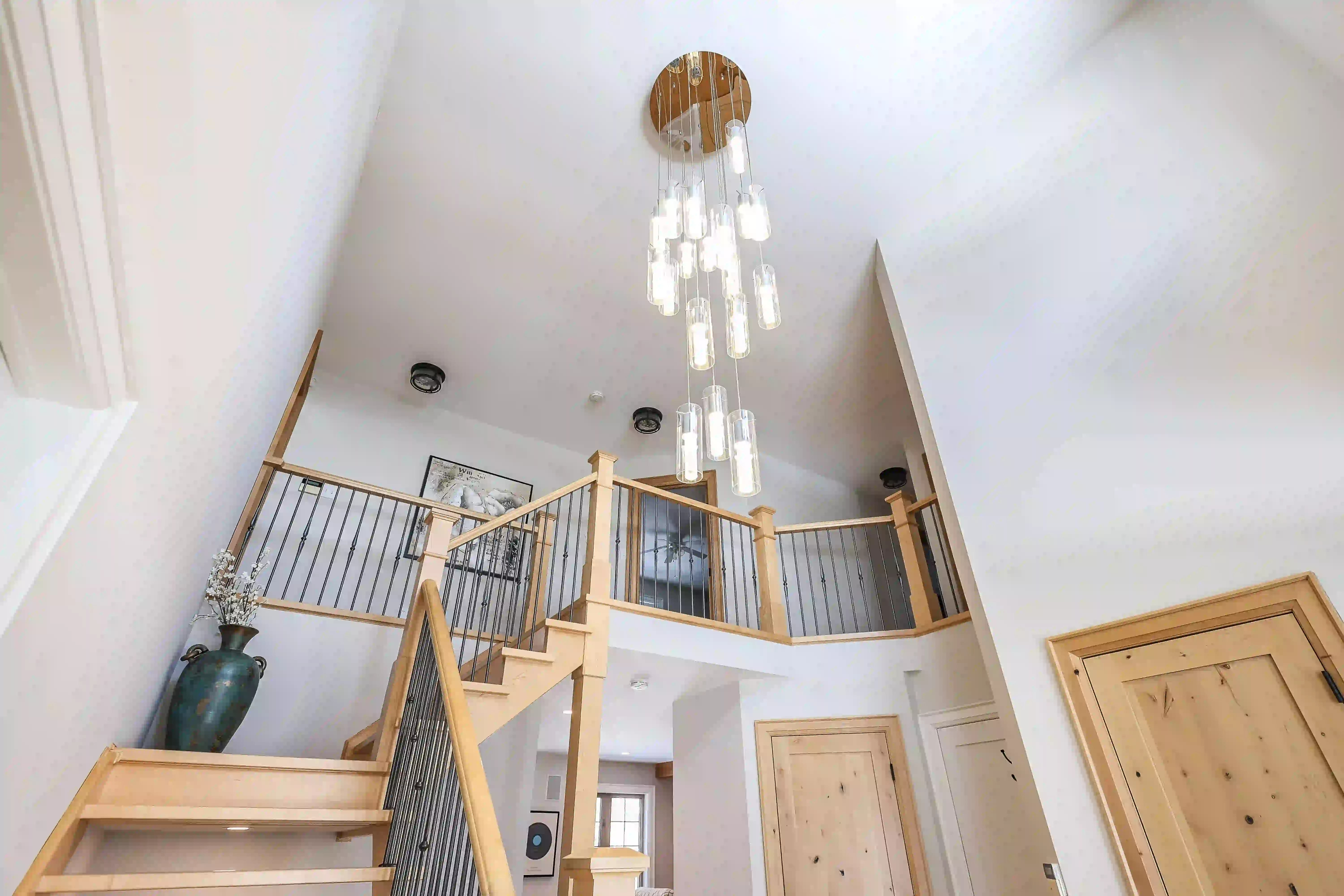 Two-storey foyer chandelier