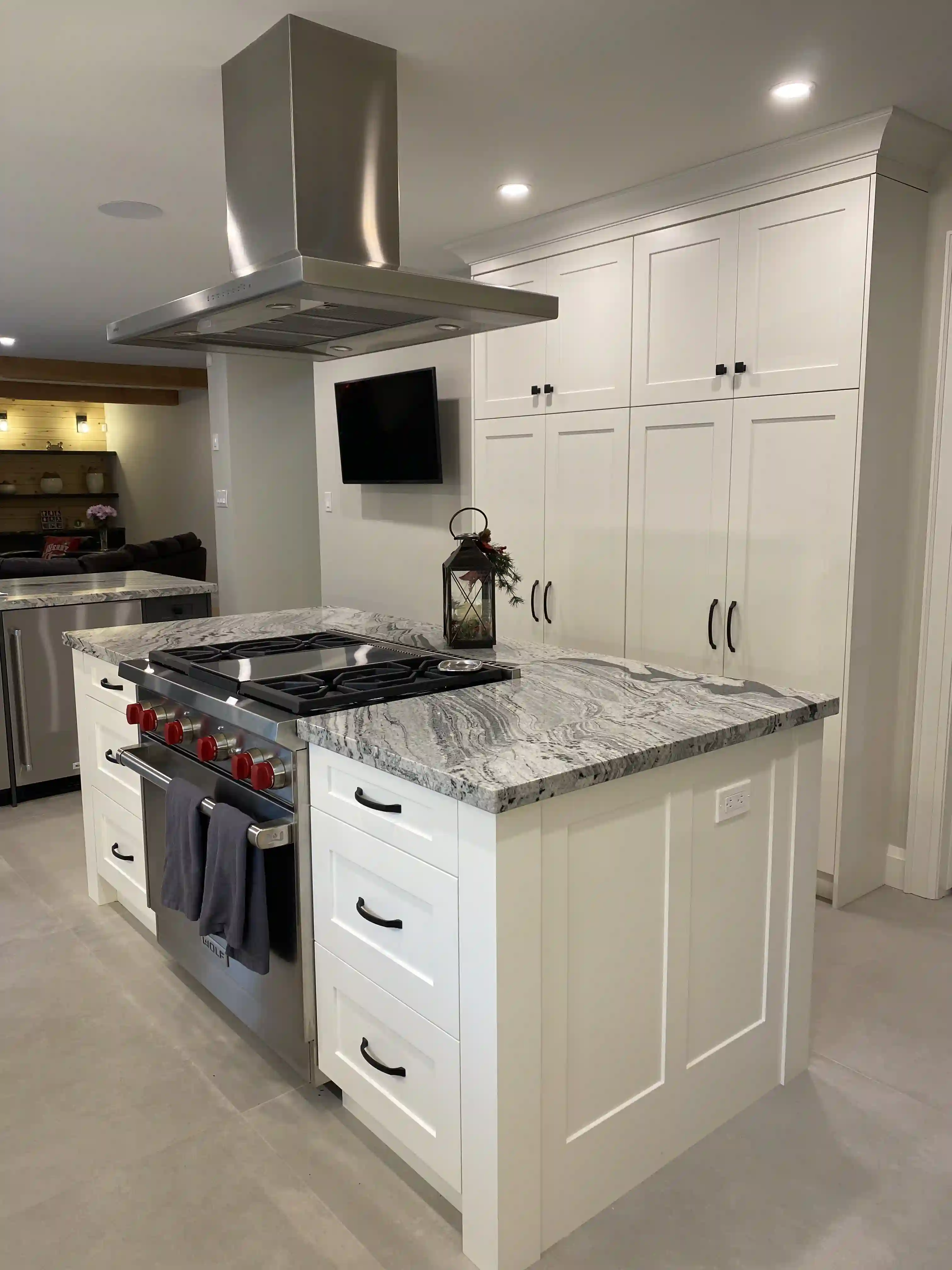 Kitchen island and range