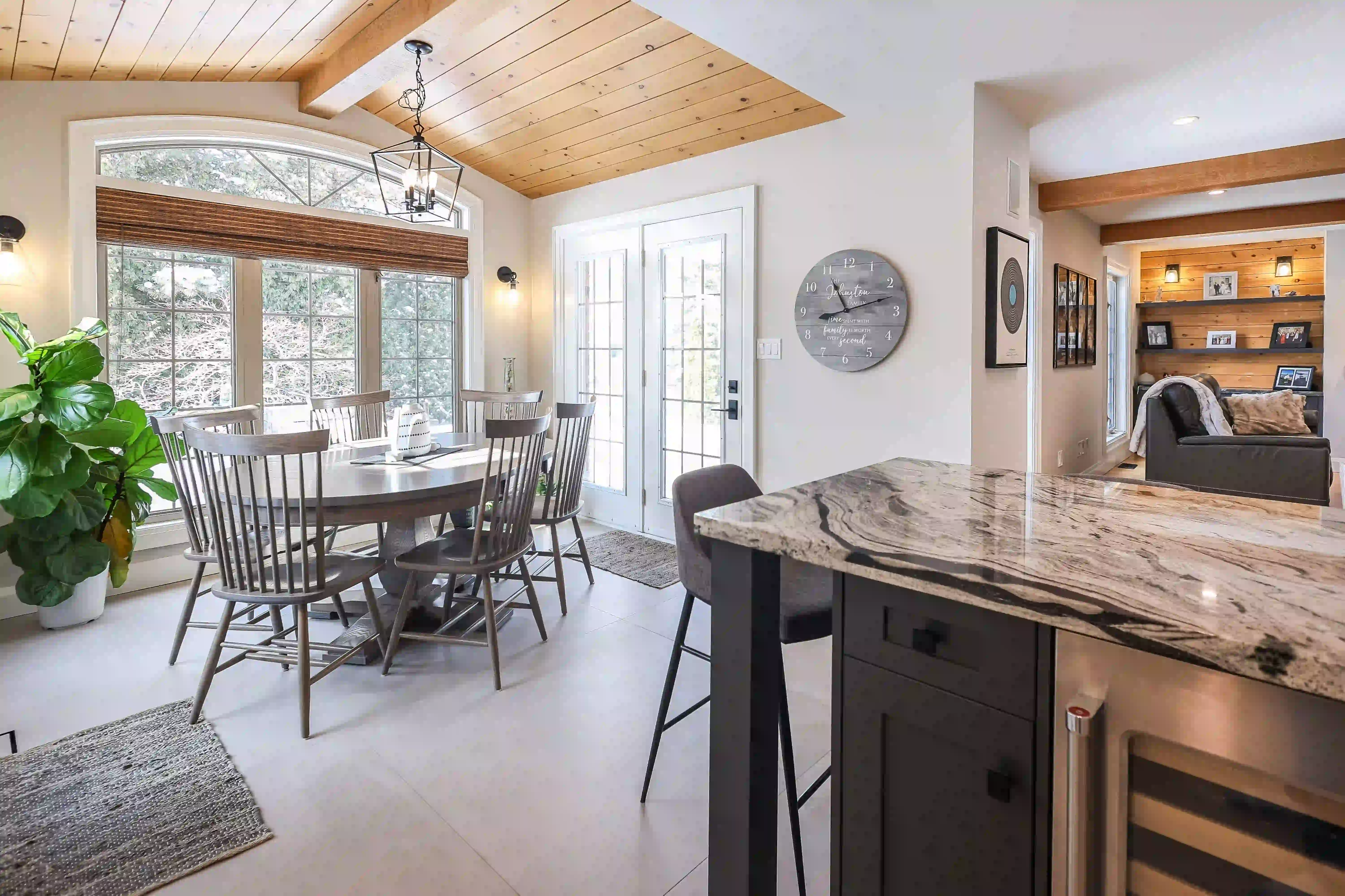 Dining area beside kitchen island