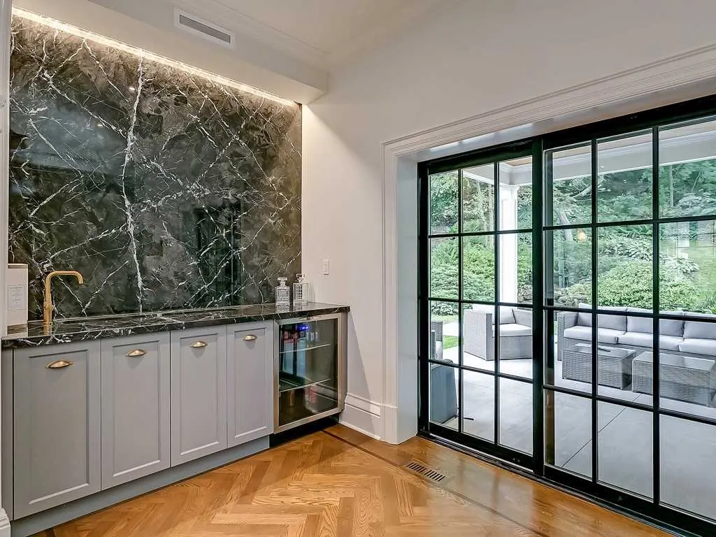 Bar cabinetry