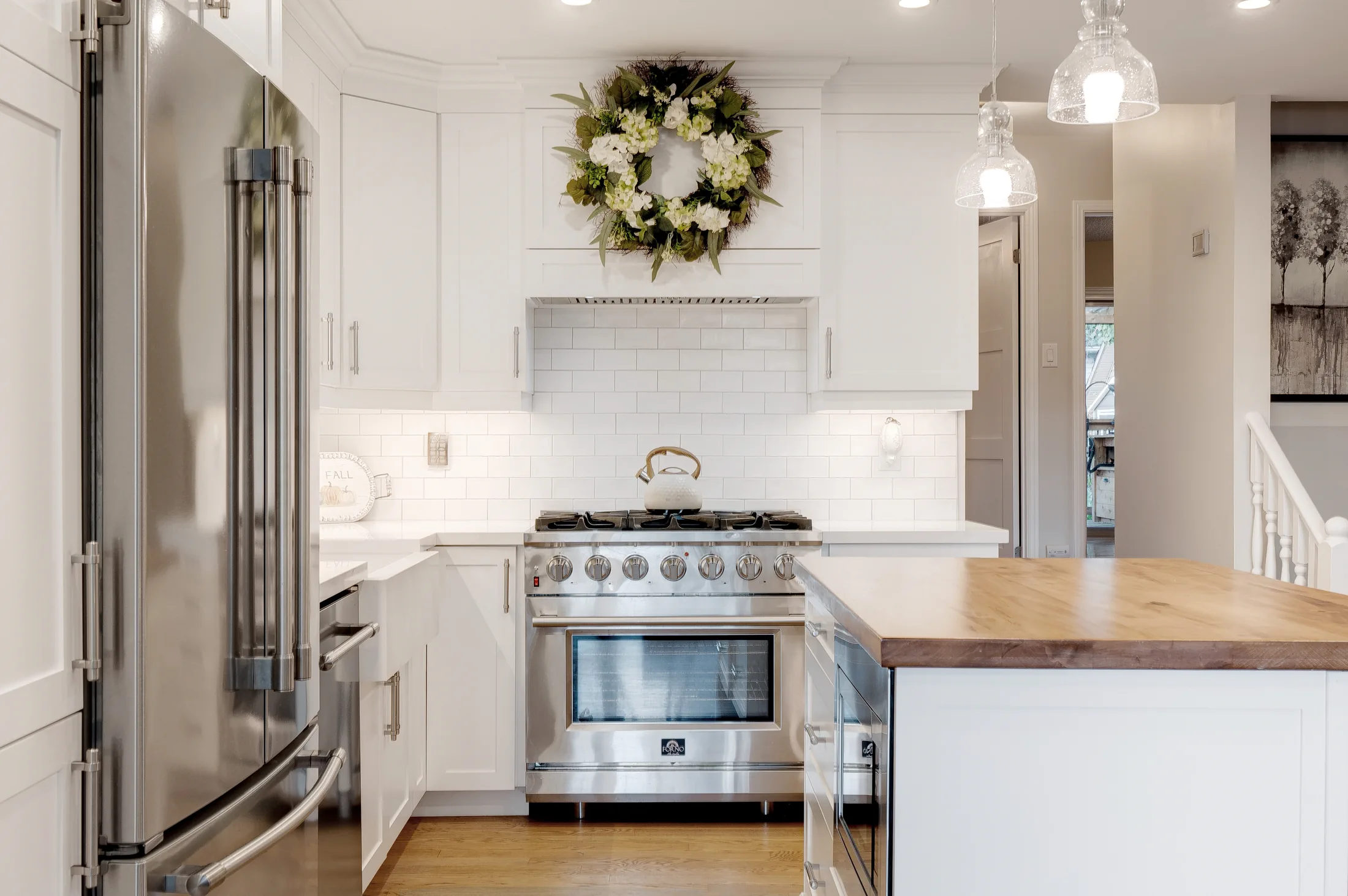 Farmhouse sink and range