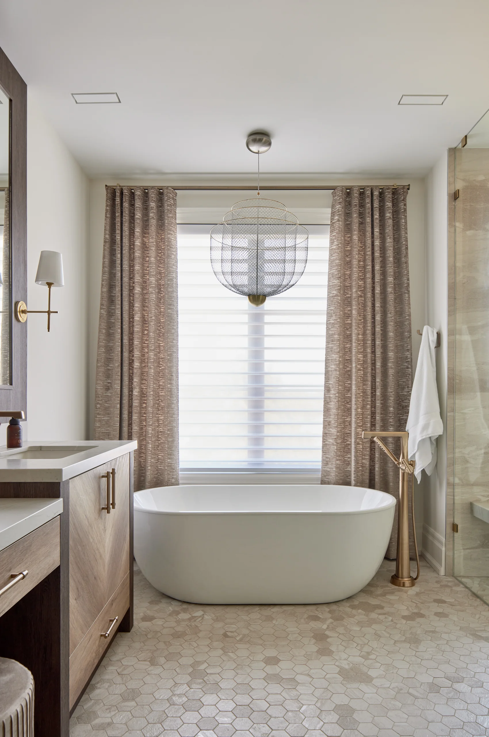 Freestanding tub and ensuite