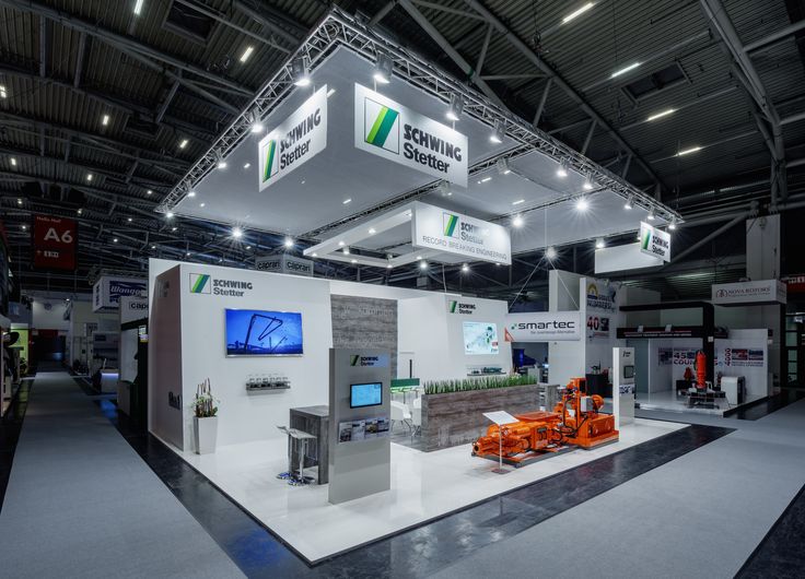 Stand per un costruttore di macchinari per l'edilizia