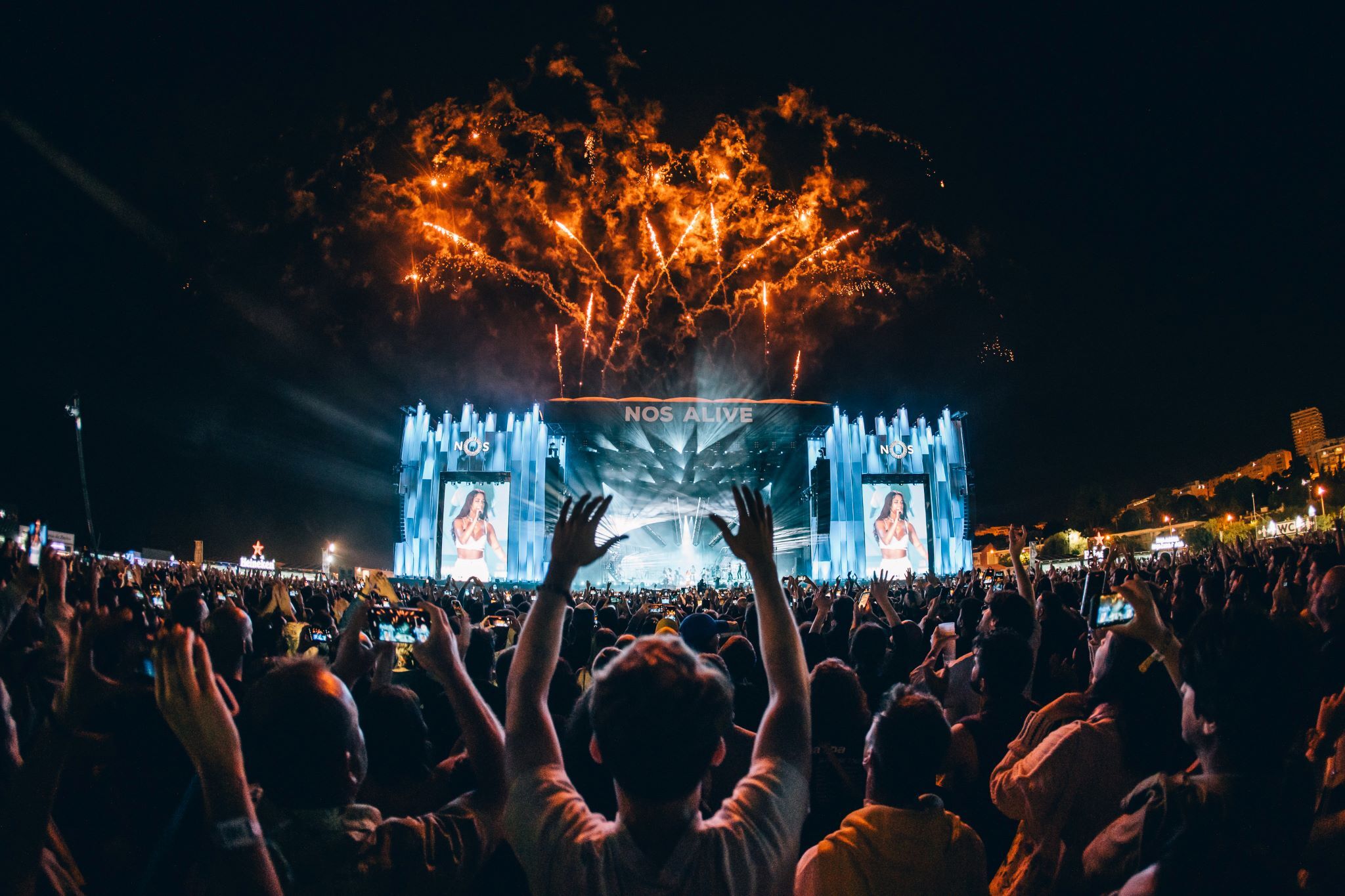 Main stage crowd